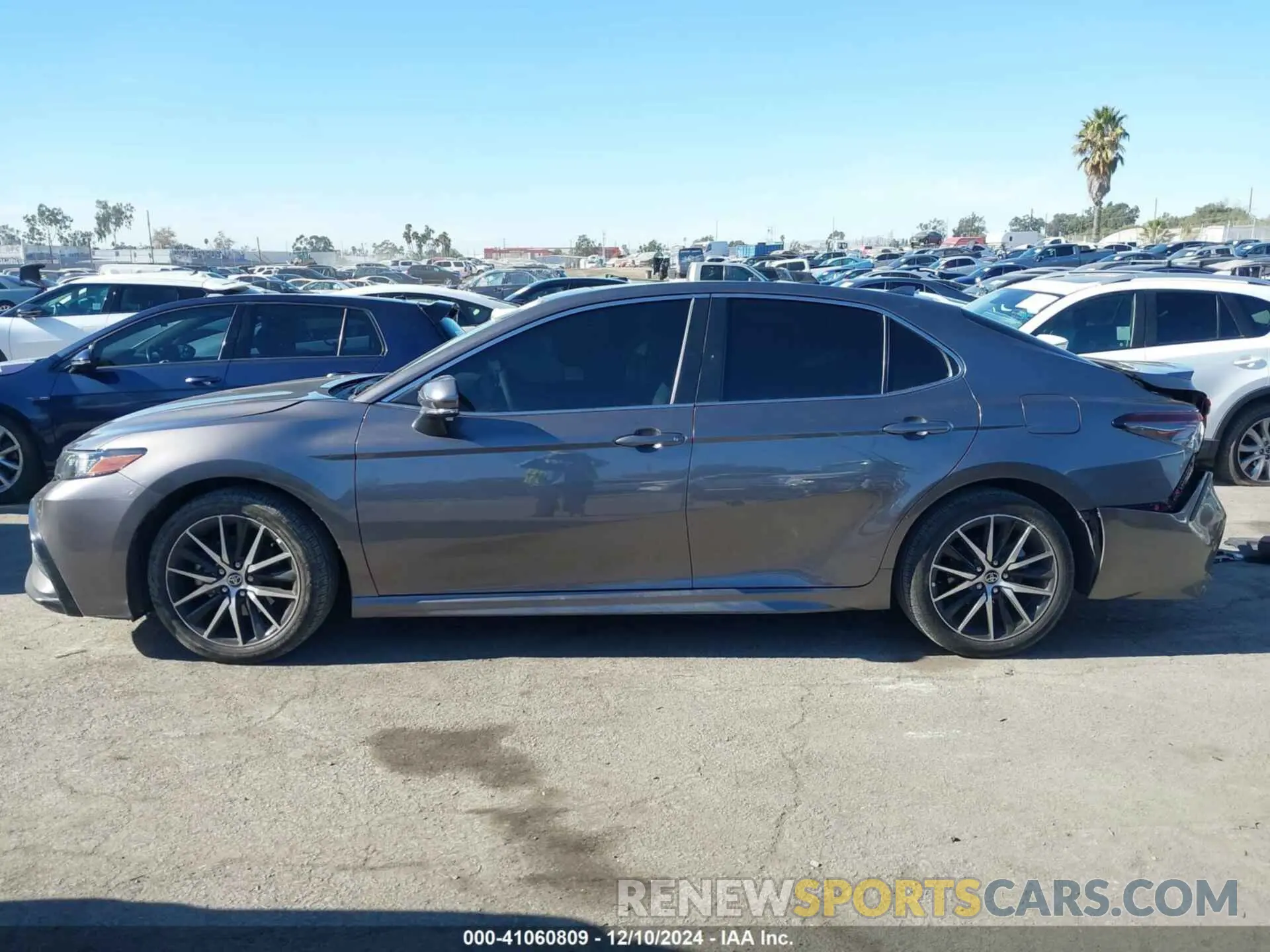 14 fotografías del automóvil dañado 4T1T11AK6PU796249 TOYOTA CAMRY 2023