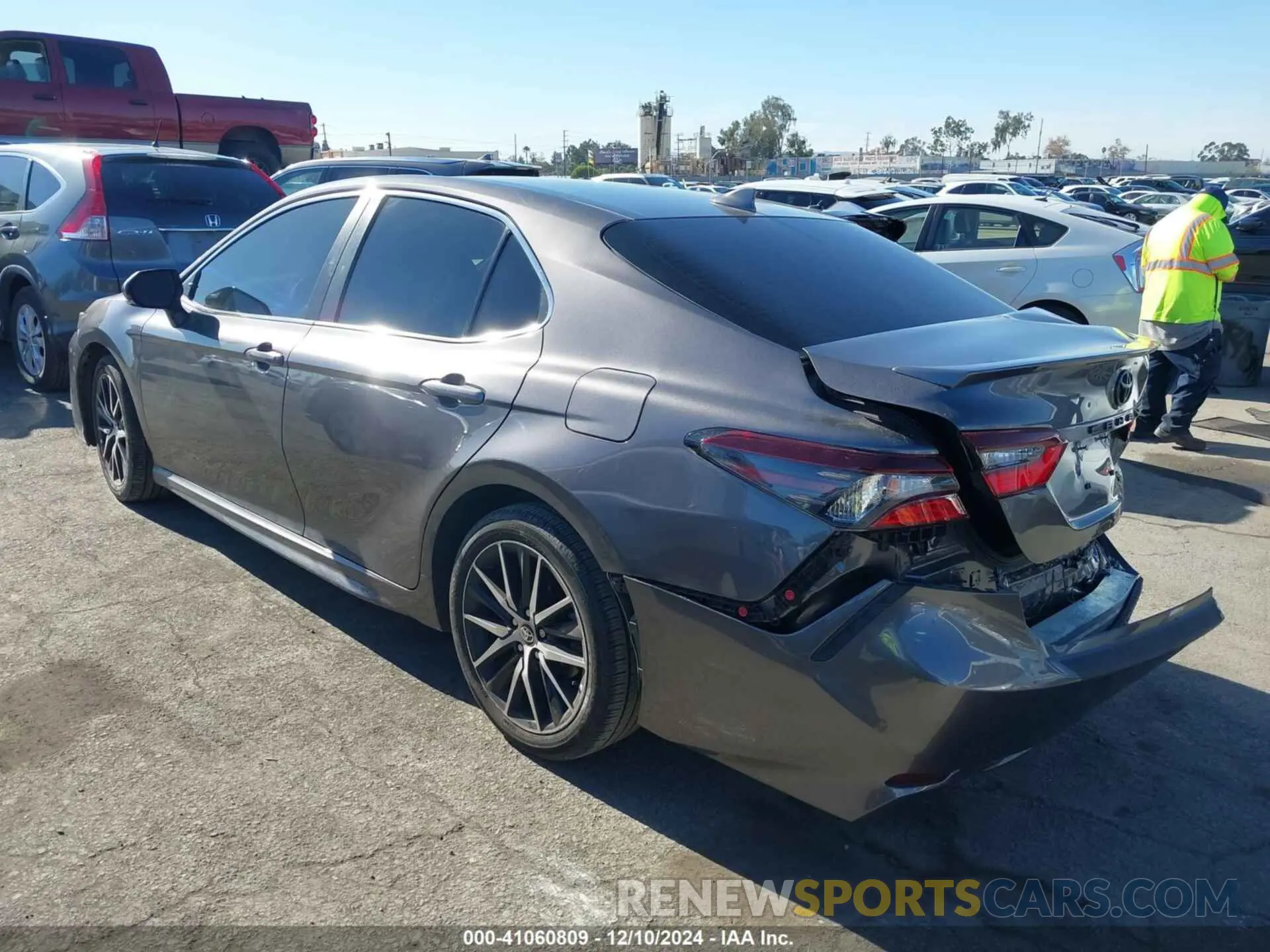 3 fotografías del automóvil dañado 4T1T11AK6PU796249 TOYOTA CAMRY 2023
