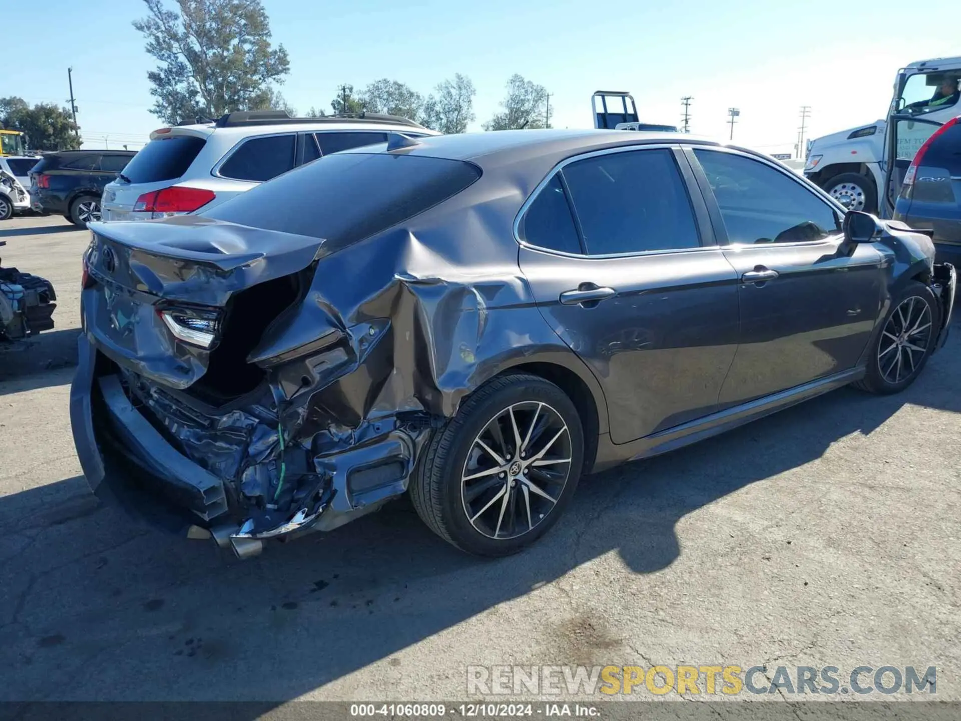 4 fotografías del automóvil dañado 4T1T11AK6PU796249 TOYOTA CAMRY 2023