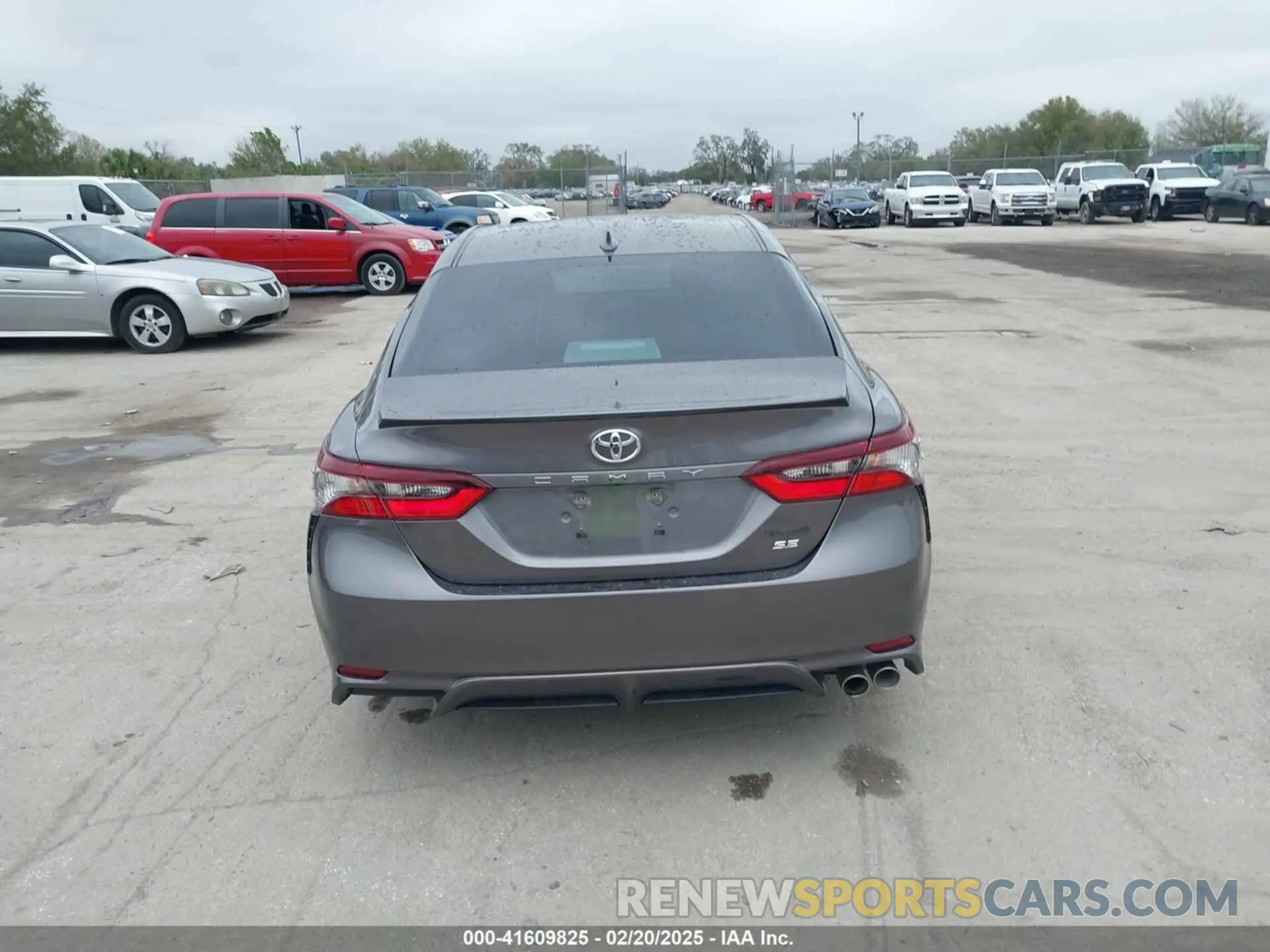 16 fotografías del automóvil dañado 4T1T11AK6PU799233 TOYOTA CAMRY 2023