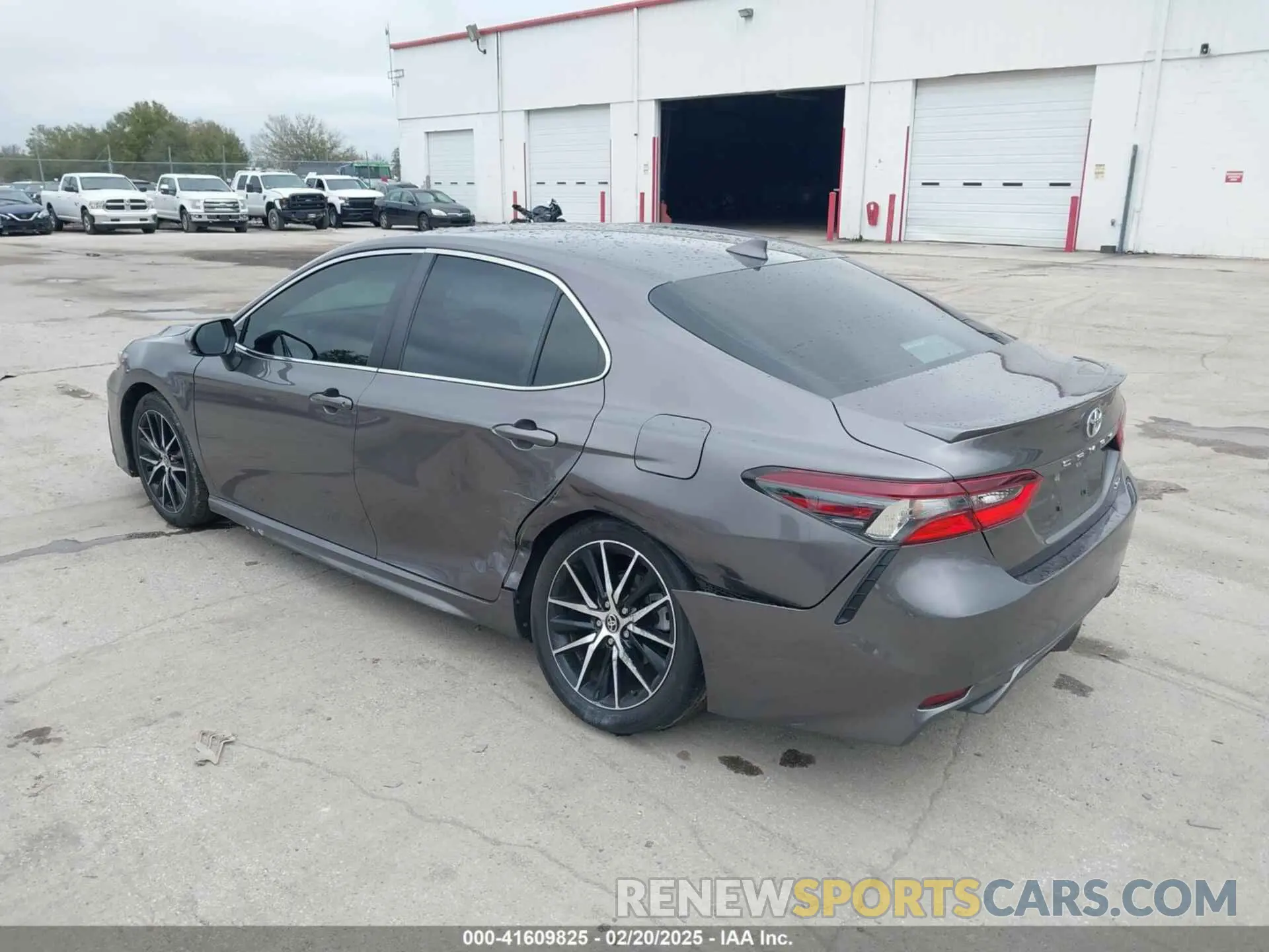 3 fotografías del automóvil dañado 4T1T11AK6PU799233 TOYOTA CAMRY 2023