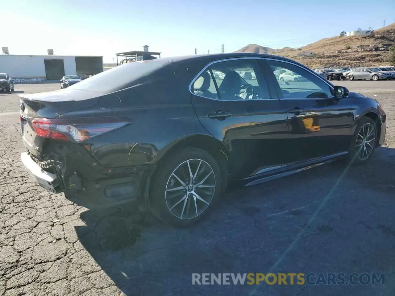 3 fotografías del automóvil dañado 4T1T11AK6PU807685 TOYOTA CAMRY 2023