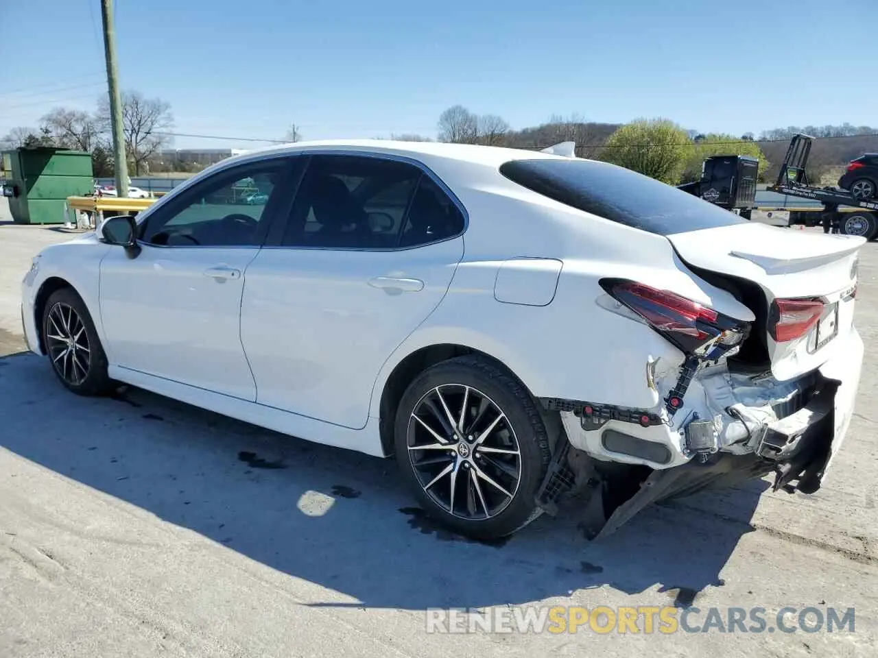 2 fotografías del automóvil dañado 4T1T11AK6PU839861 TOYOTA CAMRY 2023