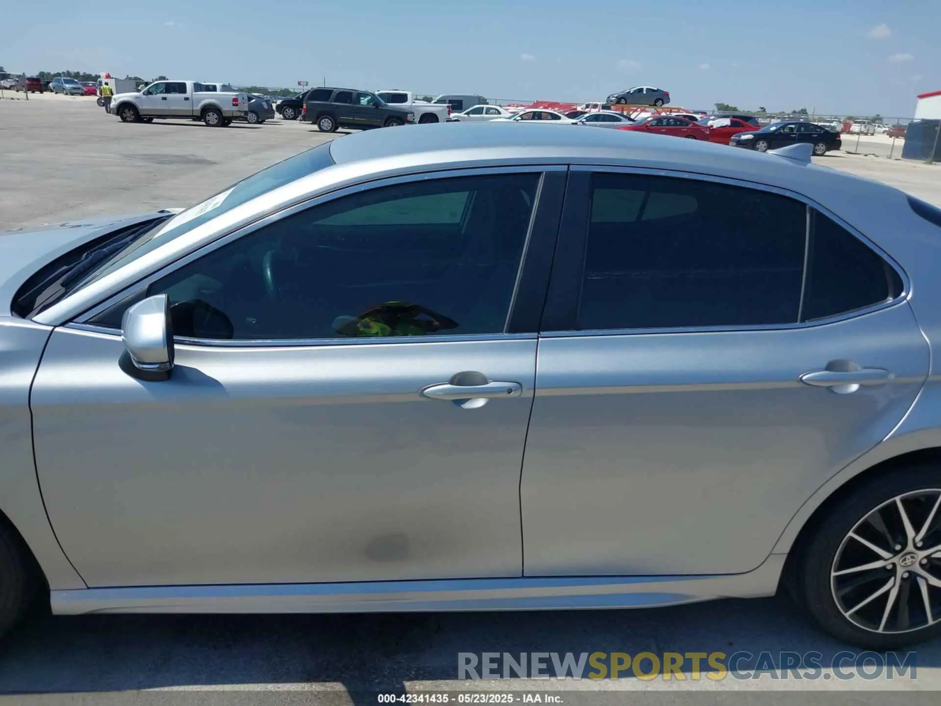 15 fotografías del automóvil dañado 4T1T11AK7PU080007 TOYOTA CAMRY 2023