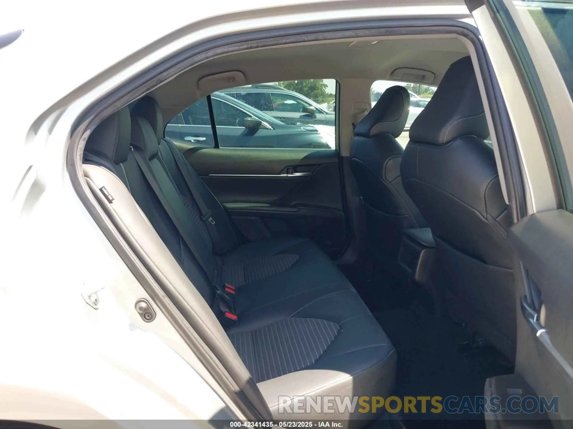 8 fotografías del automóvil dañado 4T1T11AK7PU080007 TOYOTA CAMRY 2023