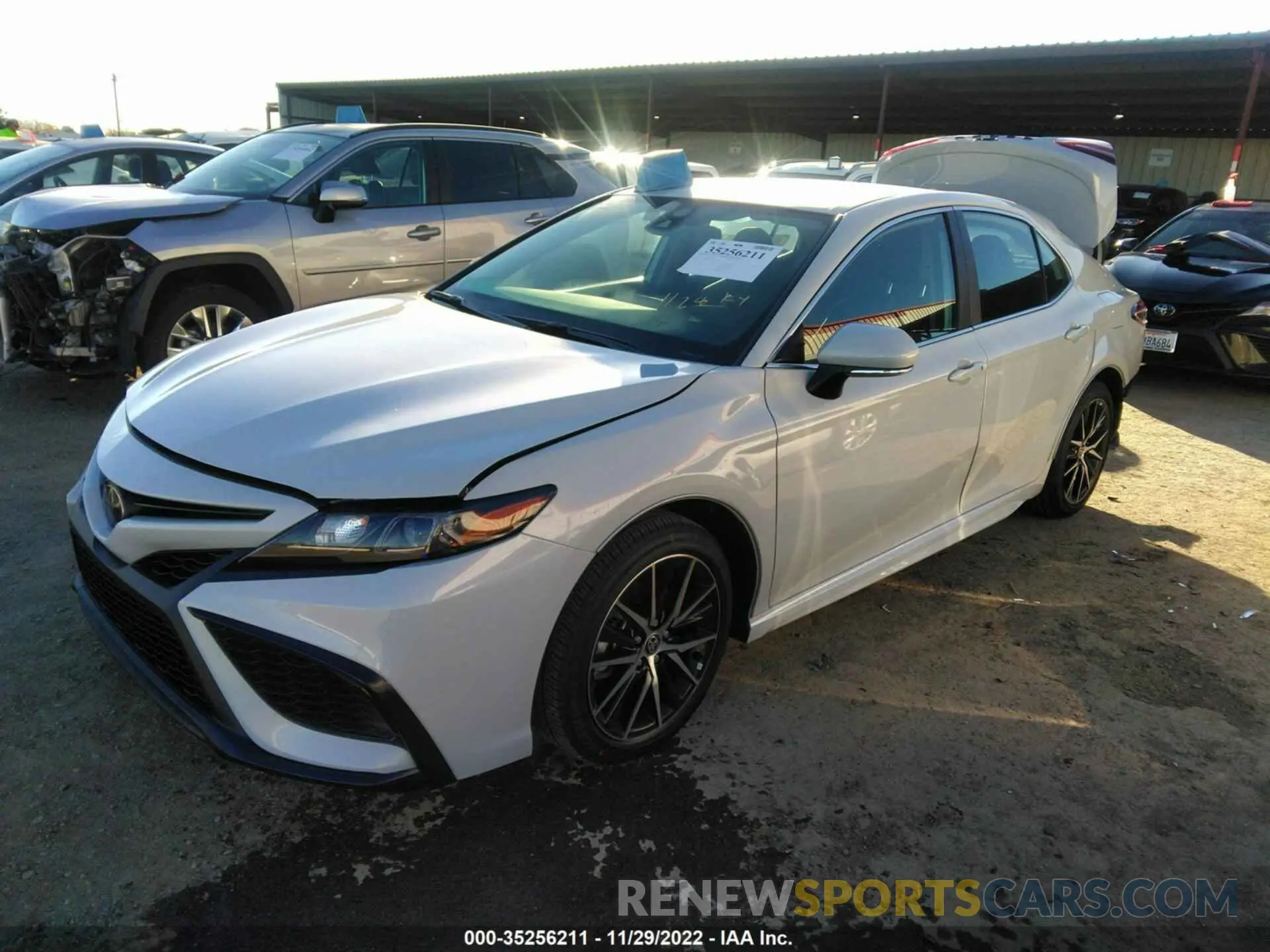 2 fotografías del automóvil dañado 4T1T11AK7PU111613 TOYOTA CAMRY 2023