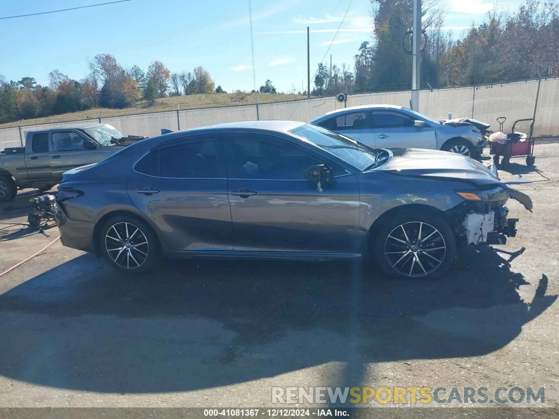 13 fotografías del automóvil dañado 4T1T11AK7PU784675 TOYOTA CAMRY 2023