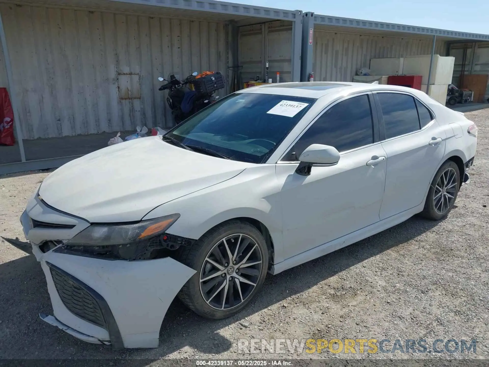 2 fotografías del automóvil dañado 4T1T11AK8PU103603 TOYOTA CAMRY 2023