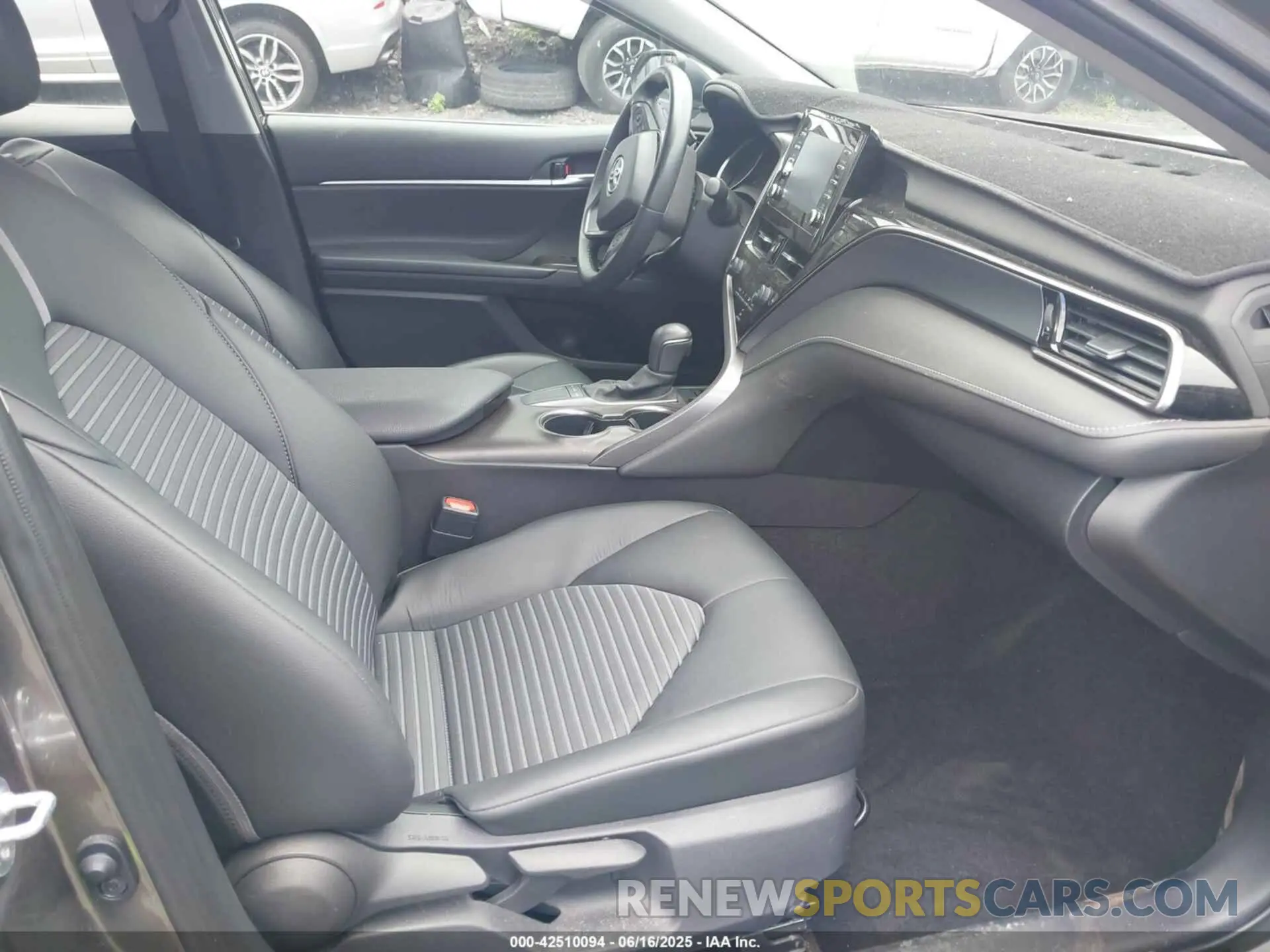 5 fotografías del automóvil dañado 4T1T11AK8PU150579 TOYOTA CAMRY 2023