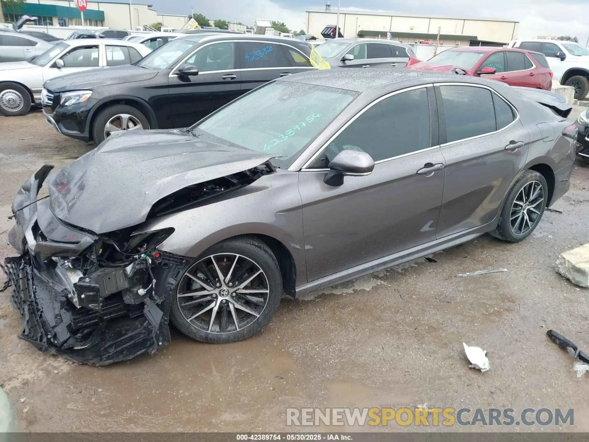 2 fotografías del automóvil dañado 4T1T11AK8PU802097 TOYOTA CAMRY 2023