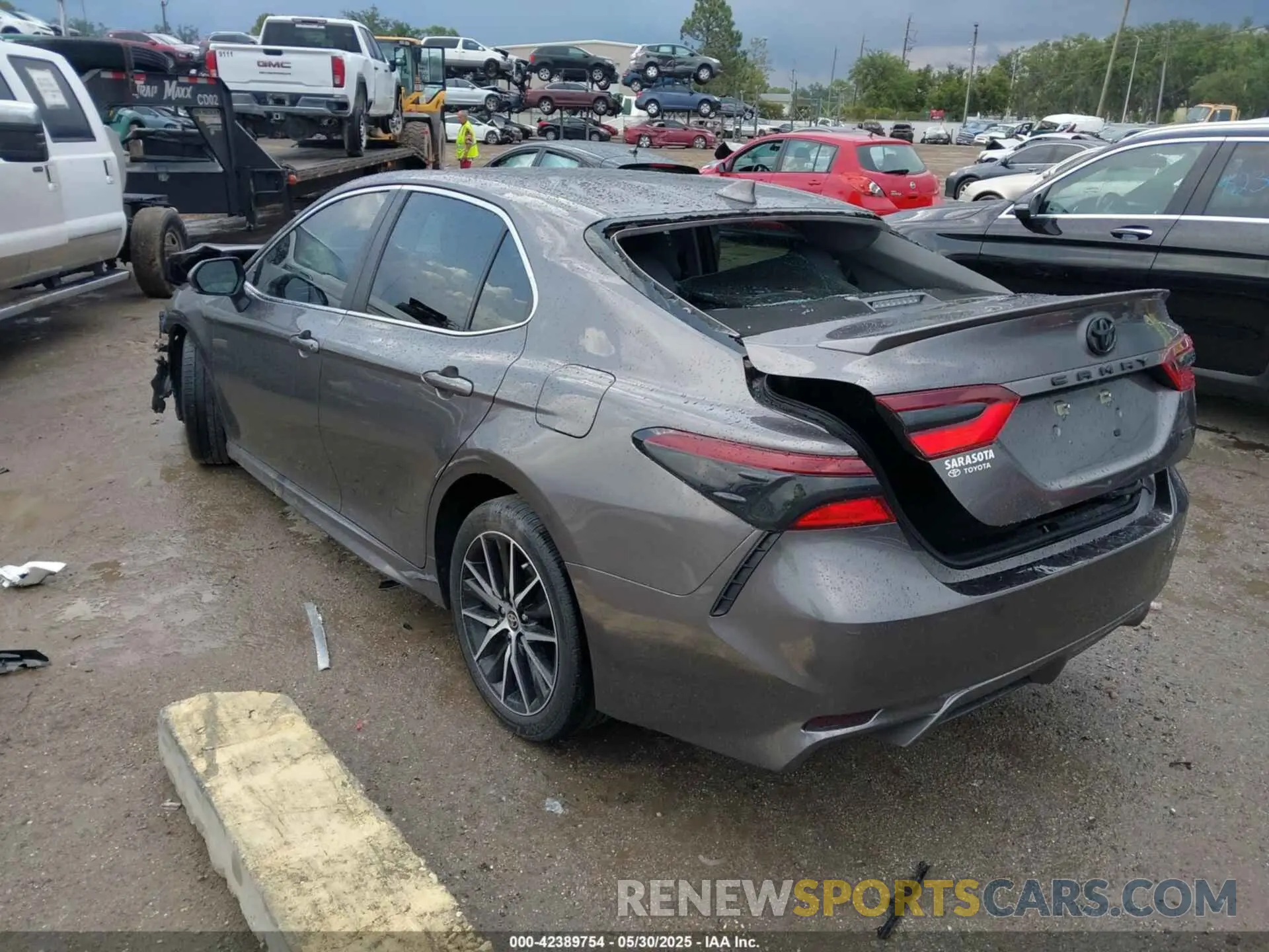 3 fotografías del automóvil dañado 4T1T11AK8PU802097 TOYOTA CAMRY 2023