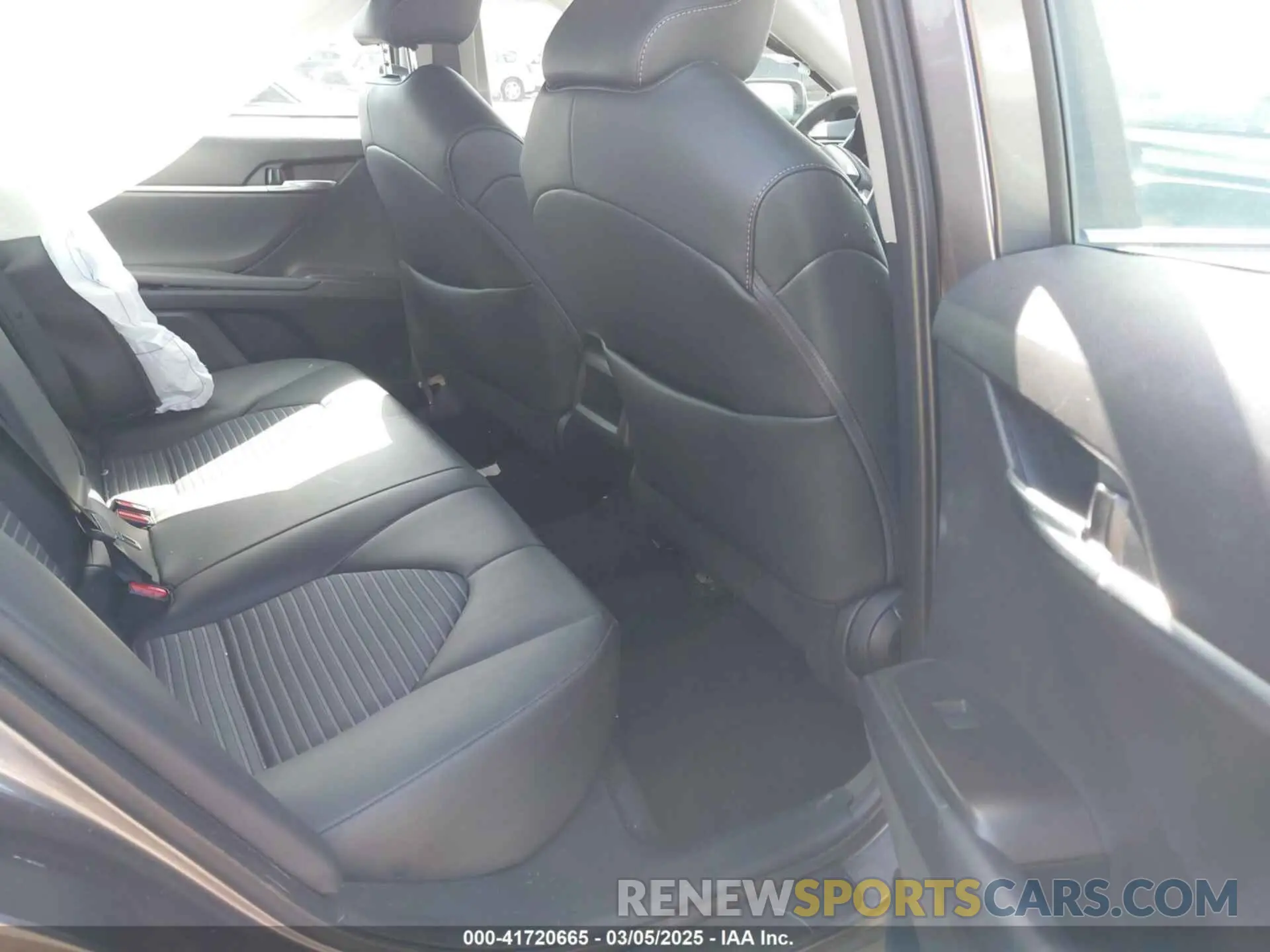 8 fotografías del automóvil dañado 4T1T11AK9PU790123 TOYOTA CAMRY 2023