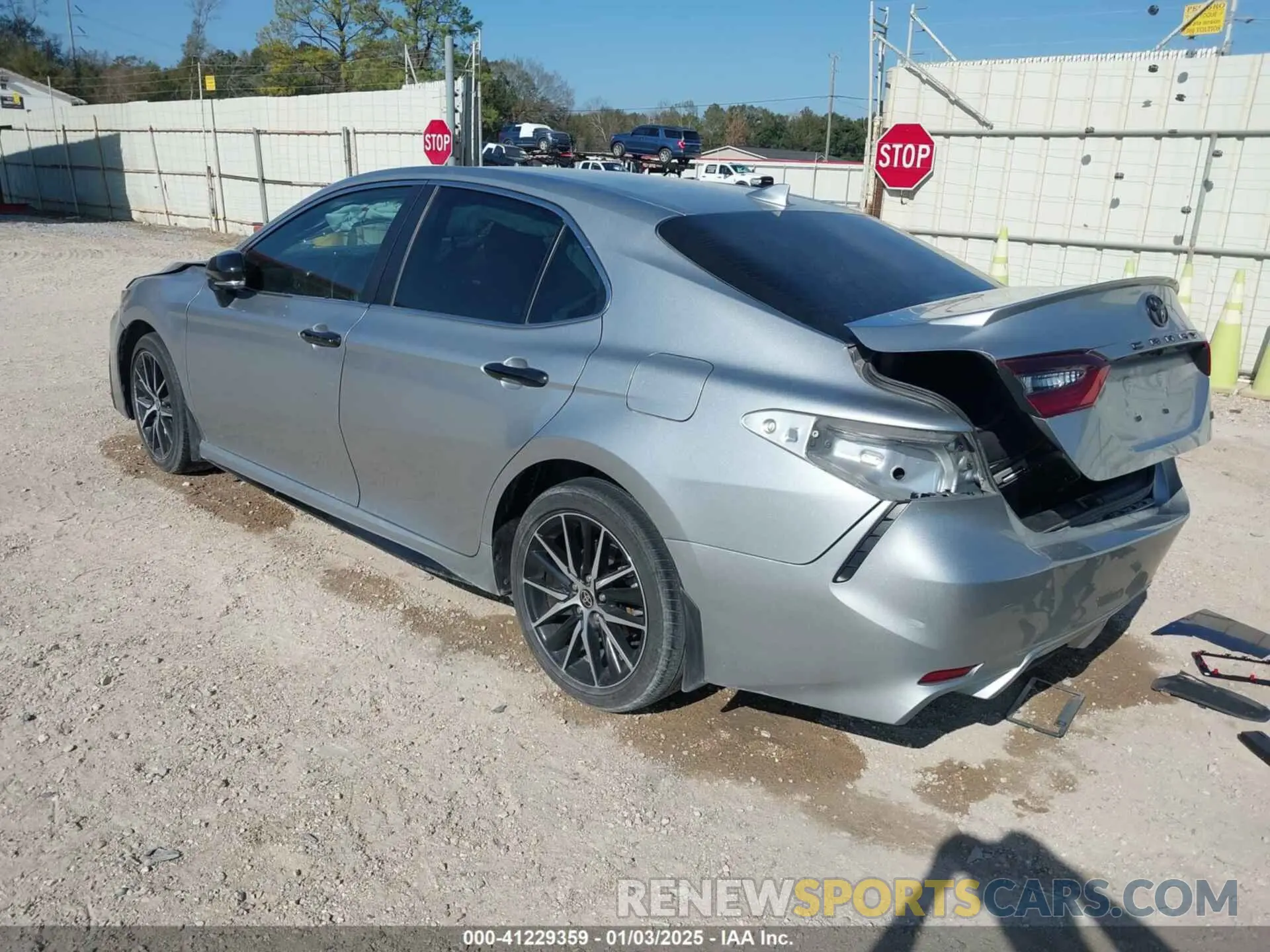 3 fotografías del automóvil dañado 4T1T11AK9PU800486 TOYOTA CAMRY 2023