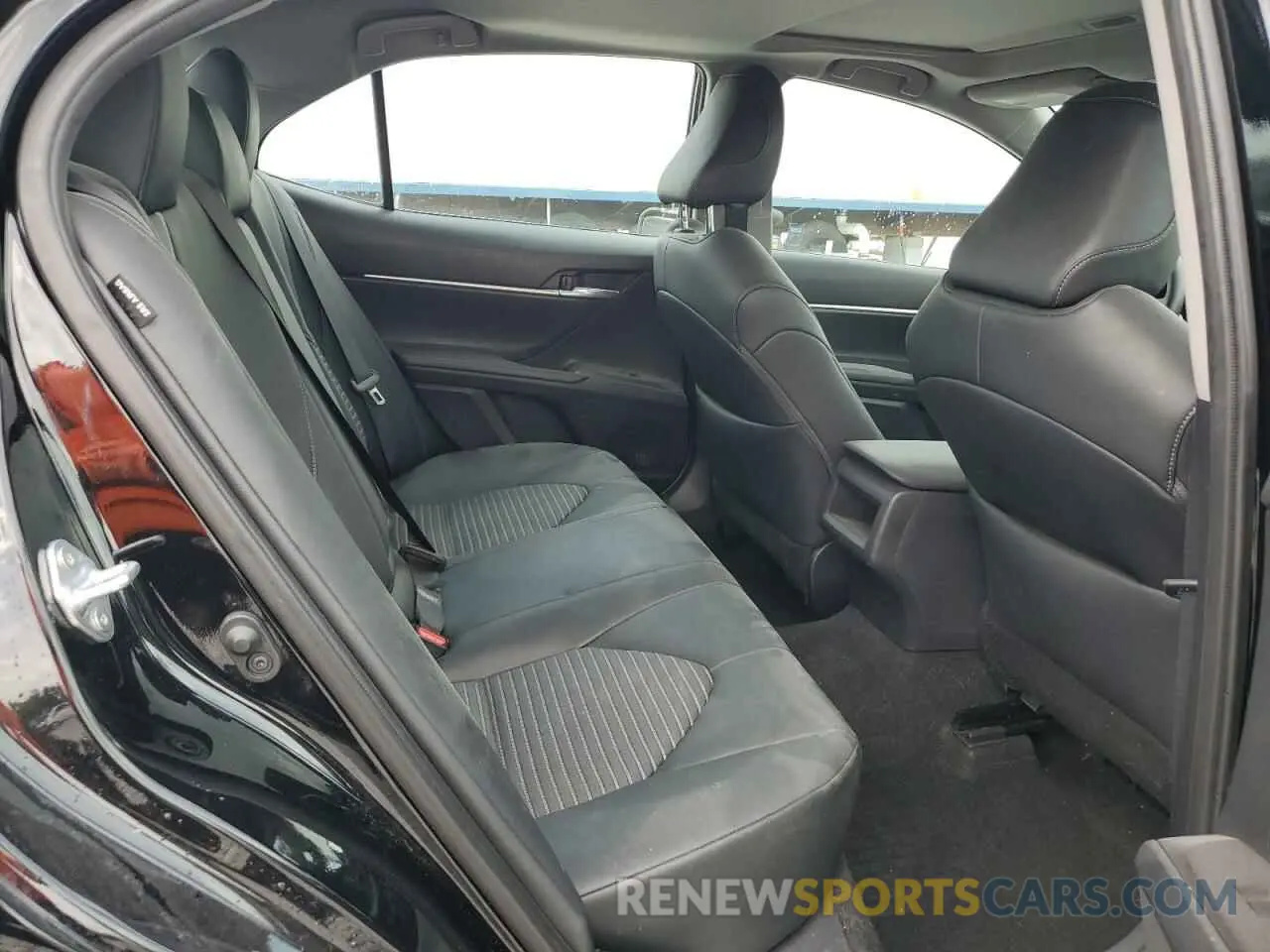10 fotografías del automóvil dañado 4T1T11AK9PU811004 TOYOTA CAMRY 2023