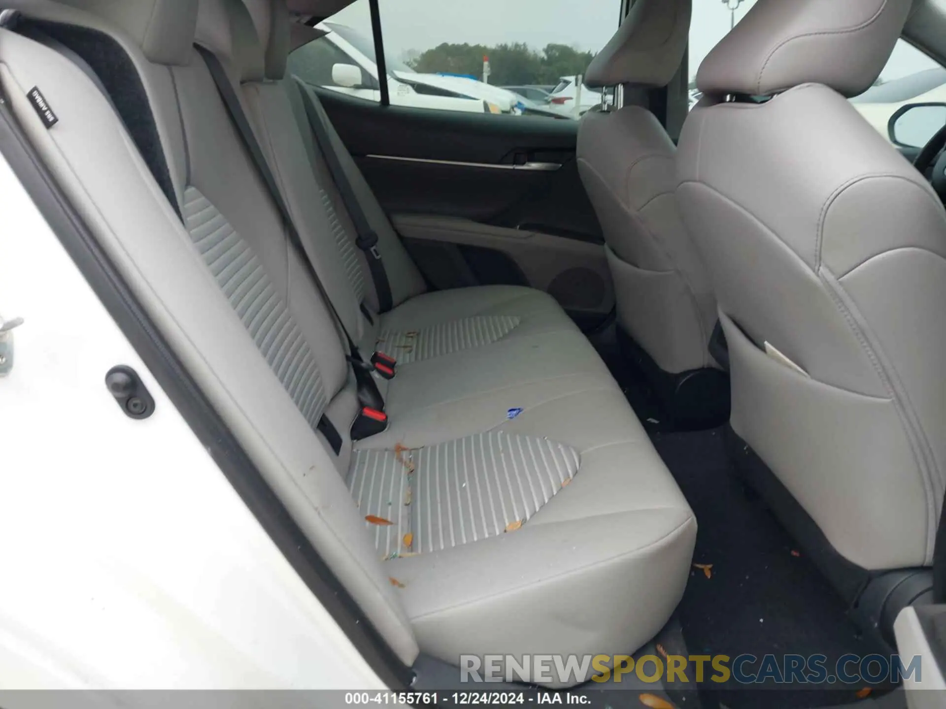 8 fotografías del automóvil dañado 4T1T11AK9PU832029 TOYOTA CAMRY 2023