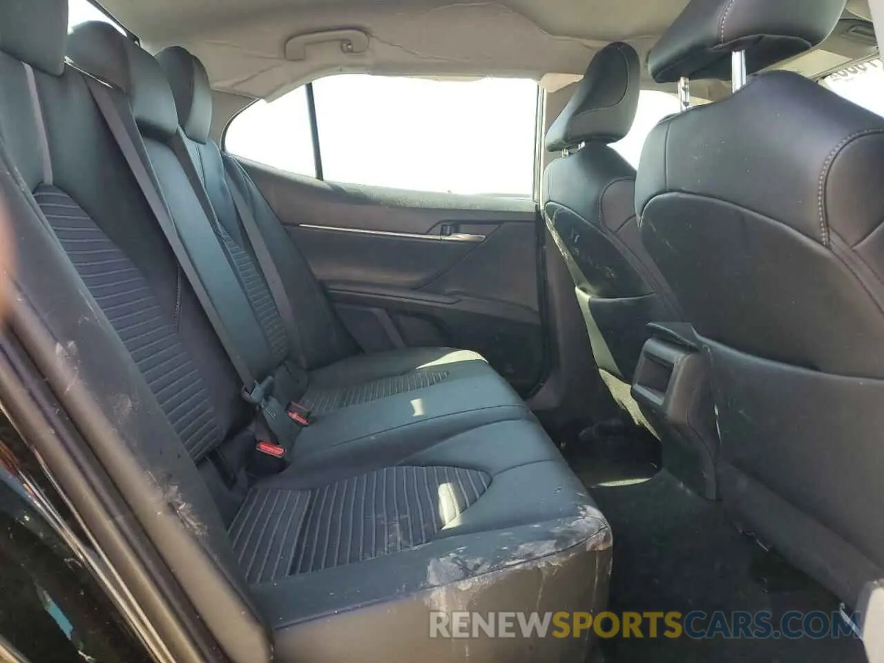 11 fotografías del automóvil dañado 4T1T11AKXPU108981 TOYOTA CAMRY 2023