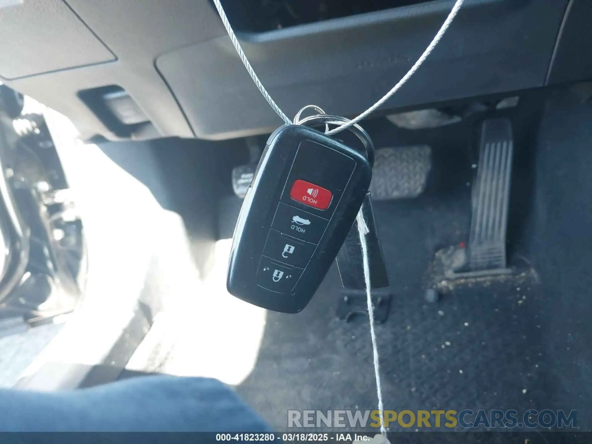 11 fotografías del automóvil dañado 4T1T11AKXPU111010 TOYOTA CAMRY 2023