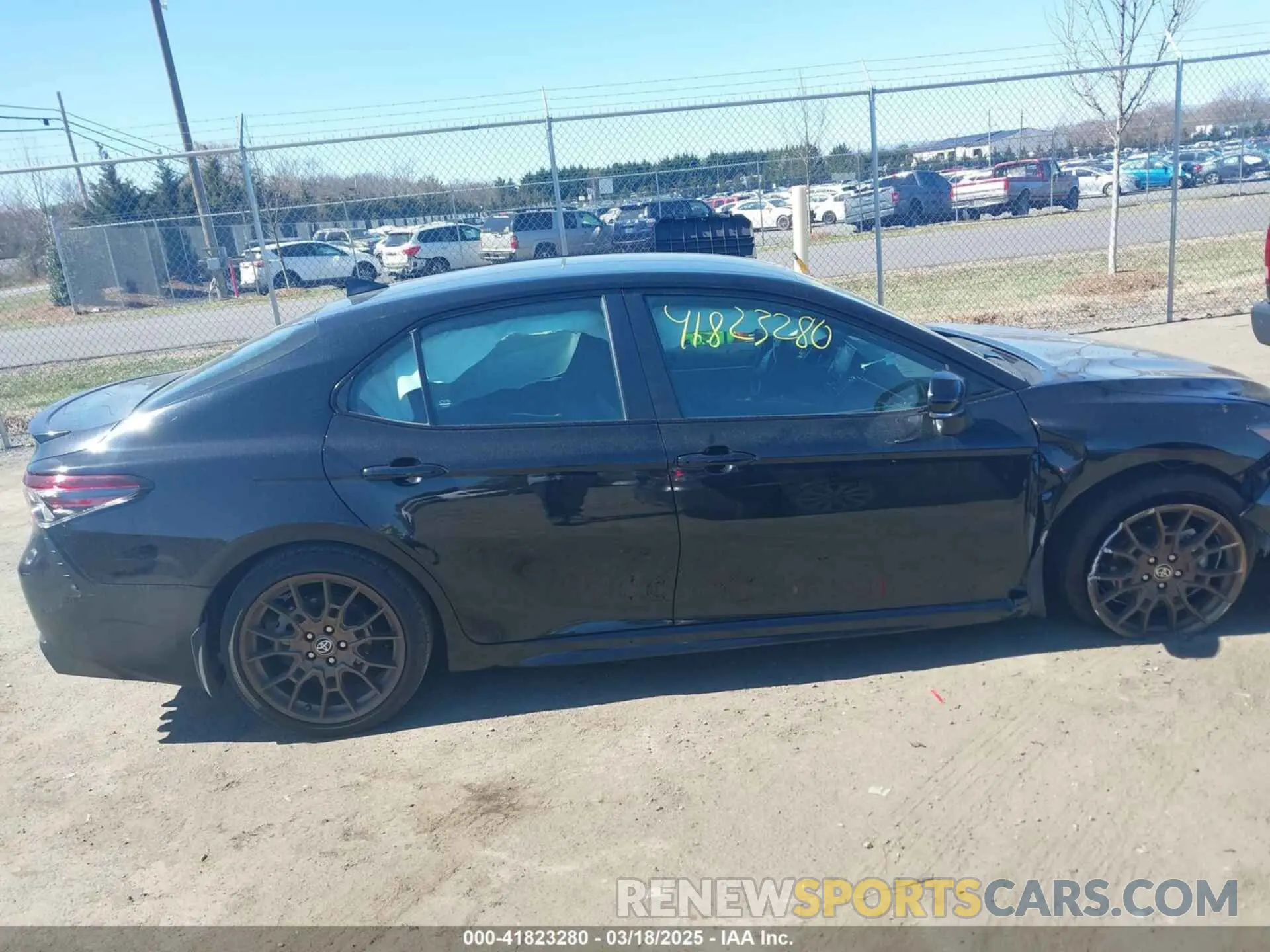 13 fotografías del automóvil dañado 4T1T11AKXPU111010 TOYOTA CAMRY 2023