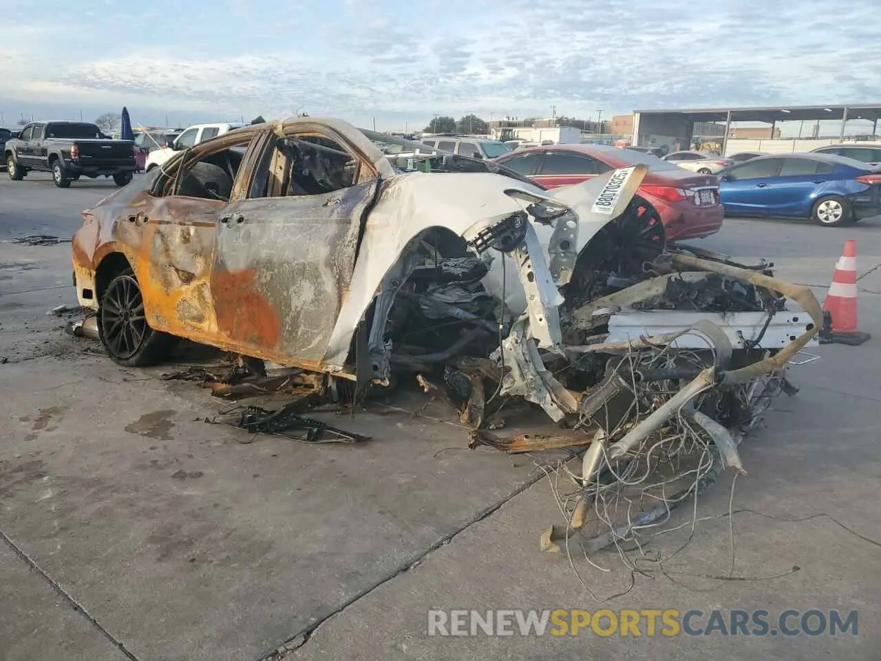 4 fotografías del automóvil dañado 4T1T11AKXPU121410 TOYOTA CAMRY 2023