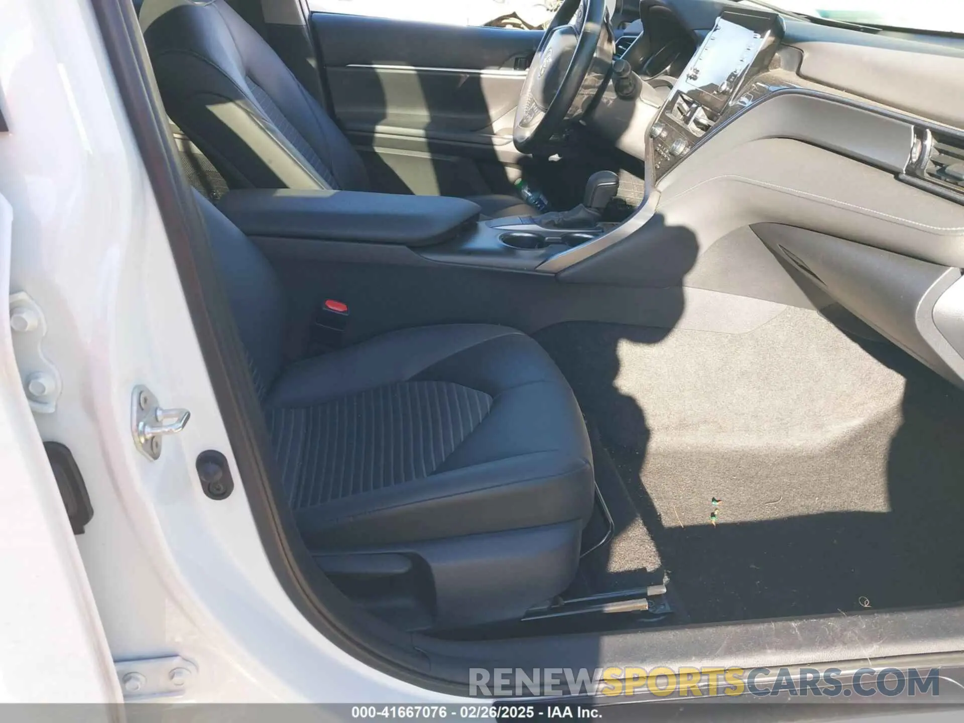 5 fotografías del automóvil dañado 4T1T11AKXPU167223 TOYOTA CAMRY 2023