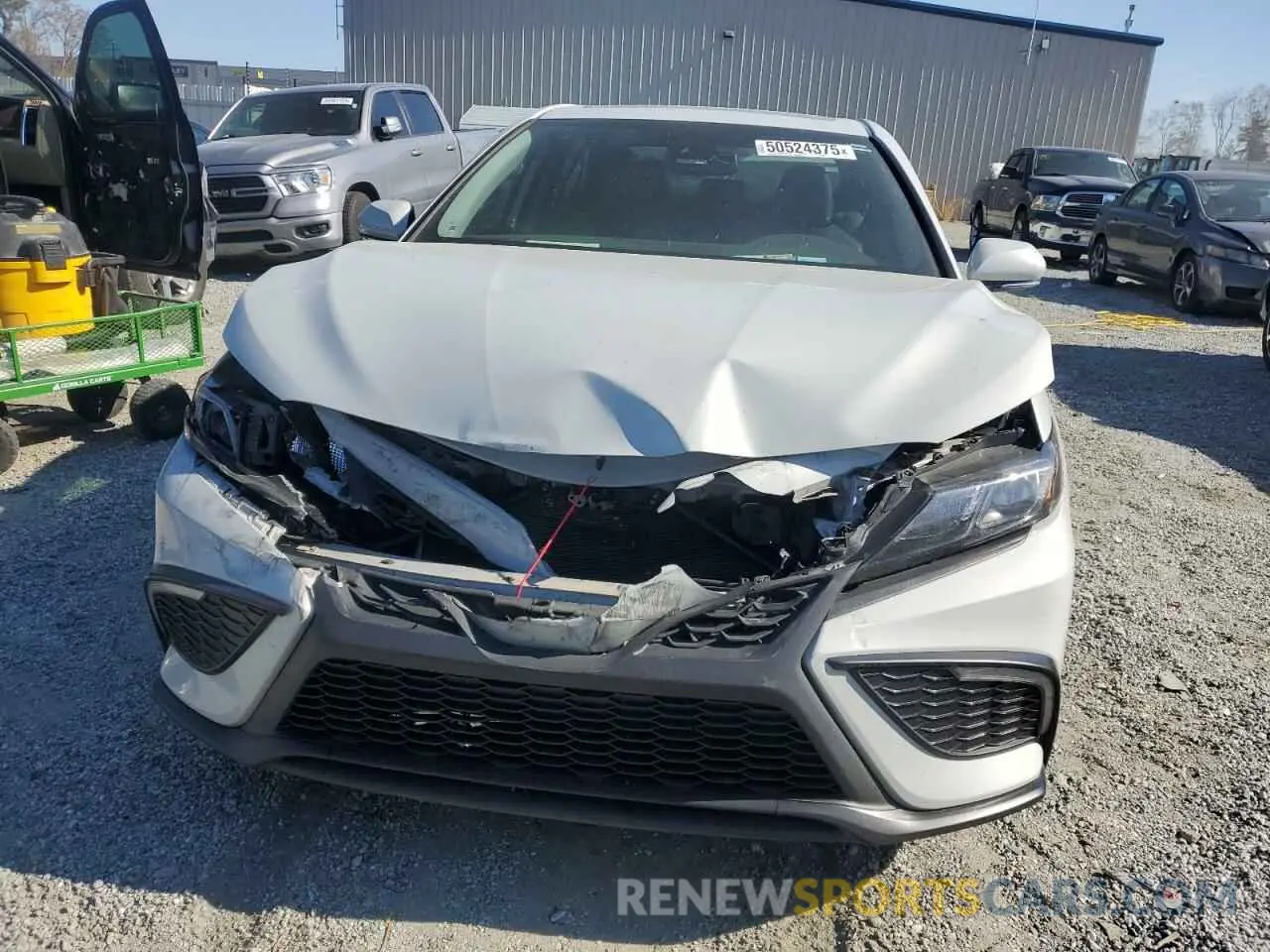 5 fotografías del automóvil dañado 4T1T11AKXPU170431 TOYOTA CAMRY 2023