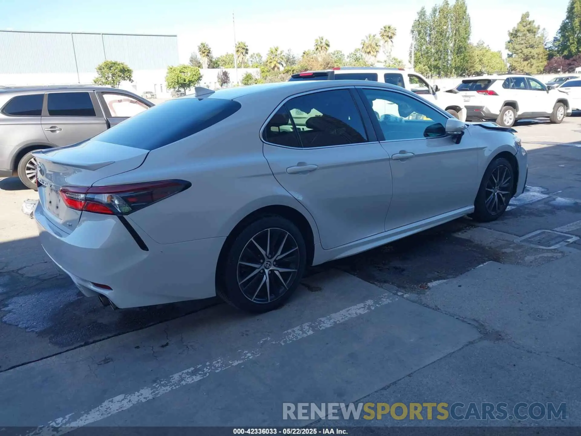4 fotografías del automóvil dañado 4T1T11AKXPU188282 TOYOTA CAMRY 2023