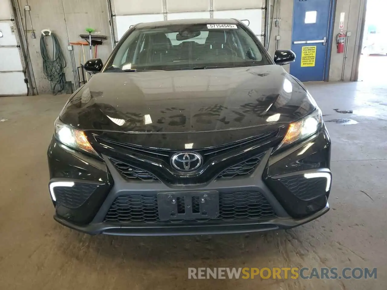 5 fotografías del automóvil dañado 4T1T11BK0PU104839 TOYOTA CAMRY 2023