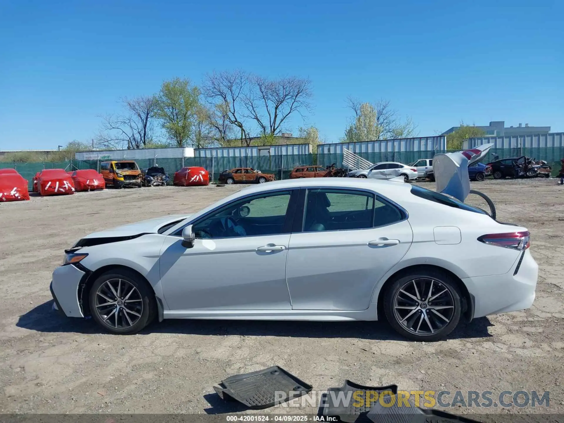 14 fotografías del automóvil dañado 4T1T11BK4PU102236 TOYOTA CAMRY 2023