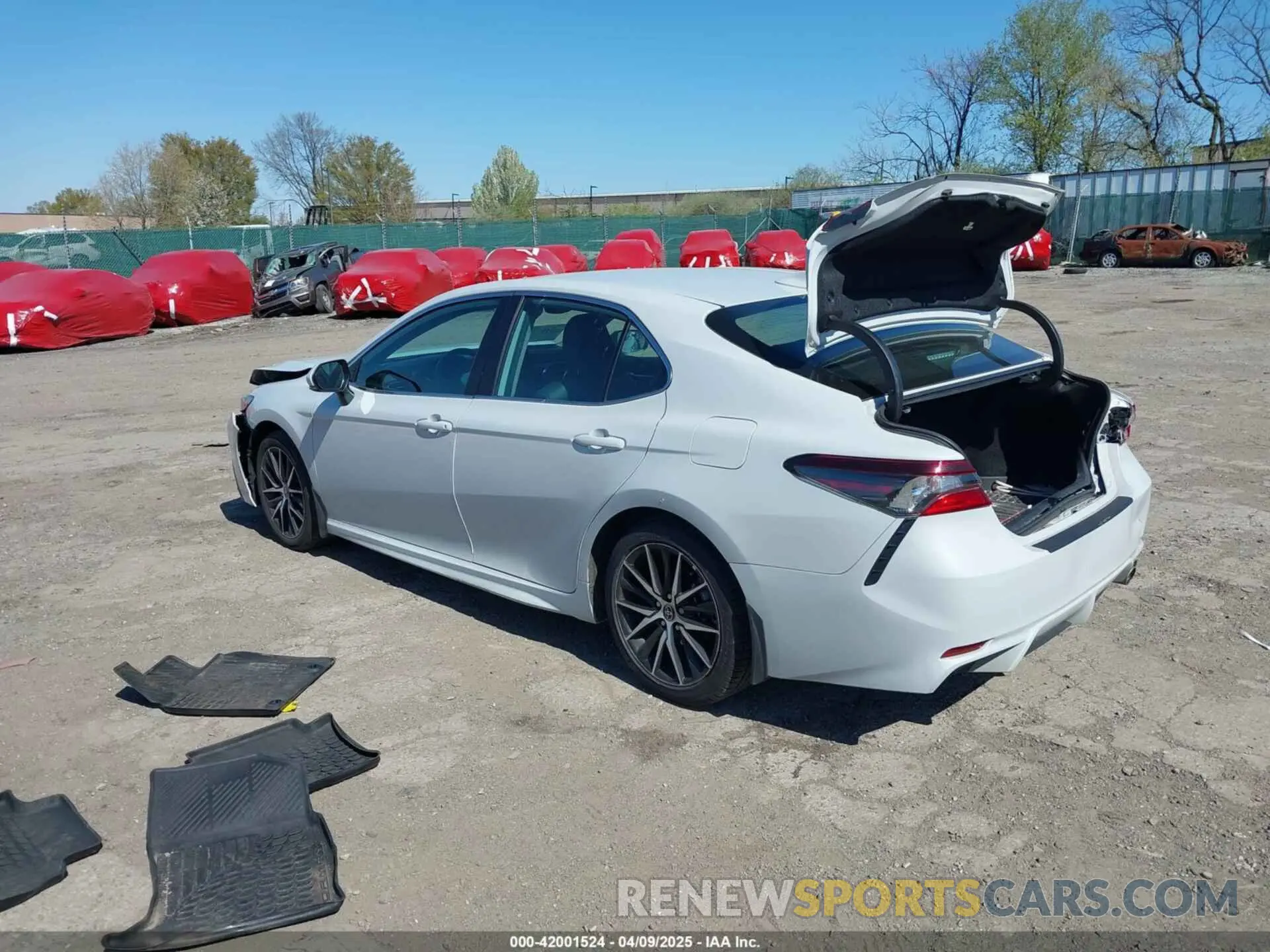 3 fotografías del automóvil dañado 4T1T11BK4PU102236 TOYOTA CAMRY 2023