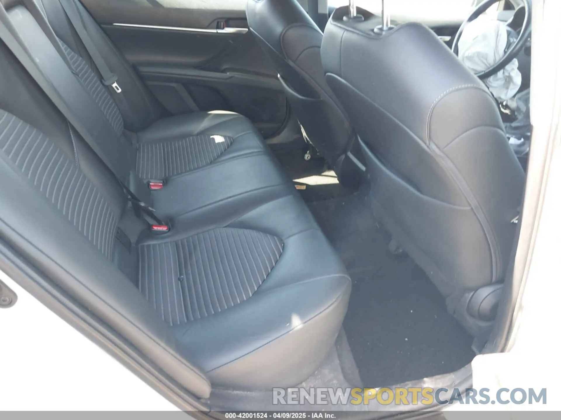 8 fotografías del automóvil dañado 4T1T11BK4PU102236 TOYOTA CAMRY 2023