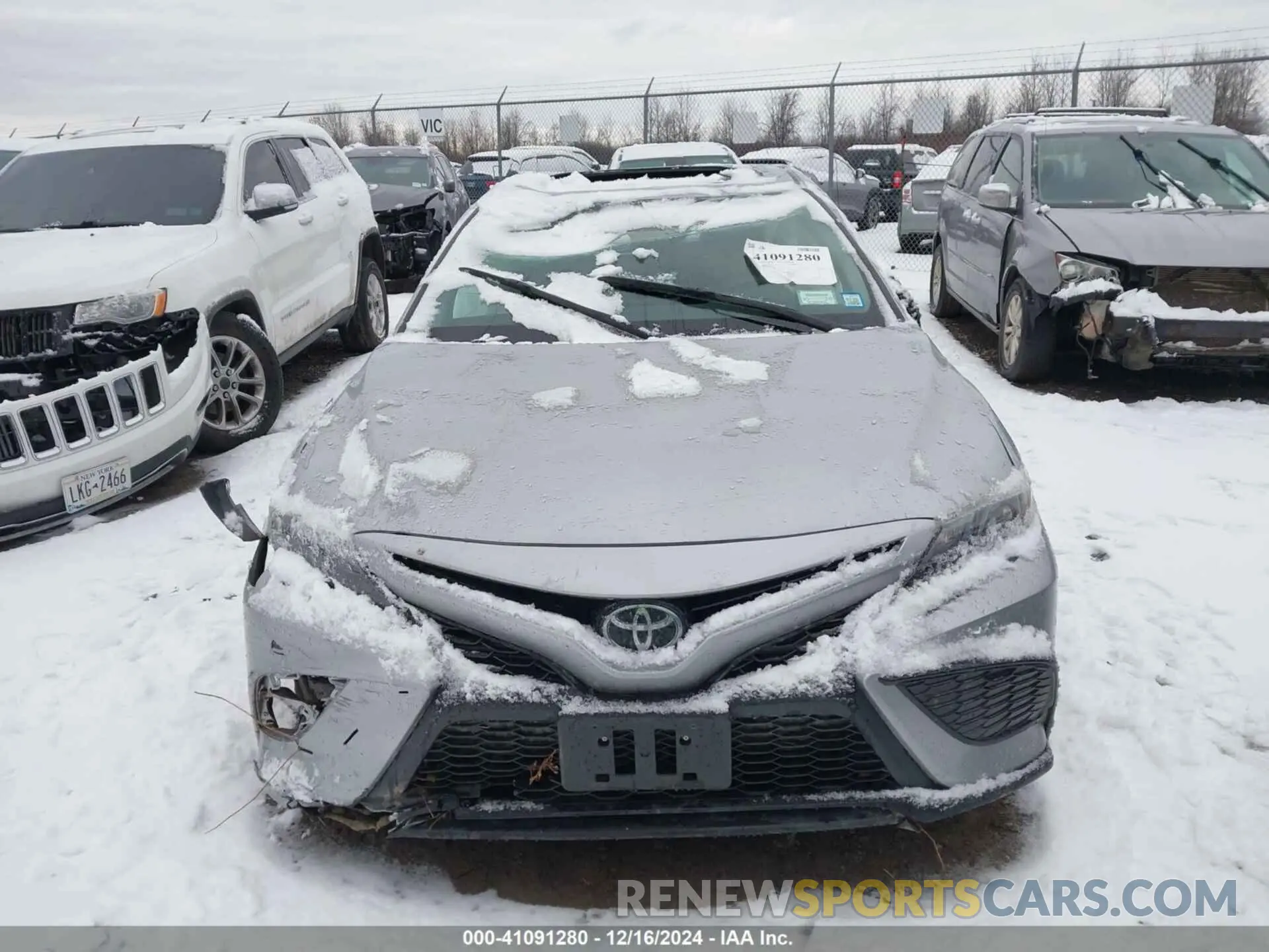 12 fotografías del automóvil dañado 4T1T11BK5PU088265 TOYOTA CAMRY 2023