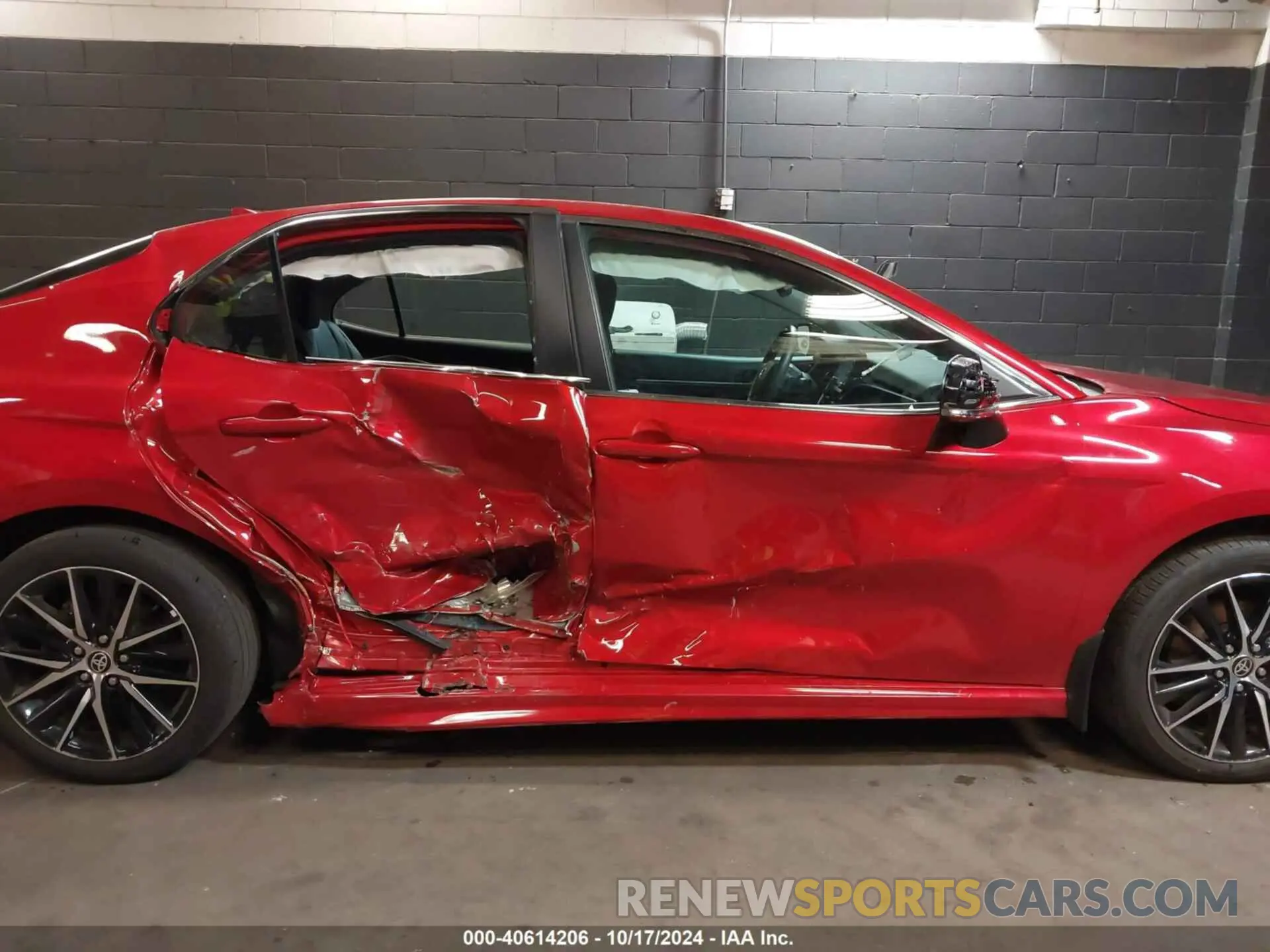 12 fotografías del automóvil dañado 4T1T11BK6PU106823 TOYOTA CAMRY 2023