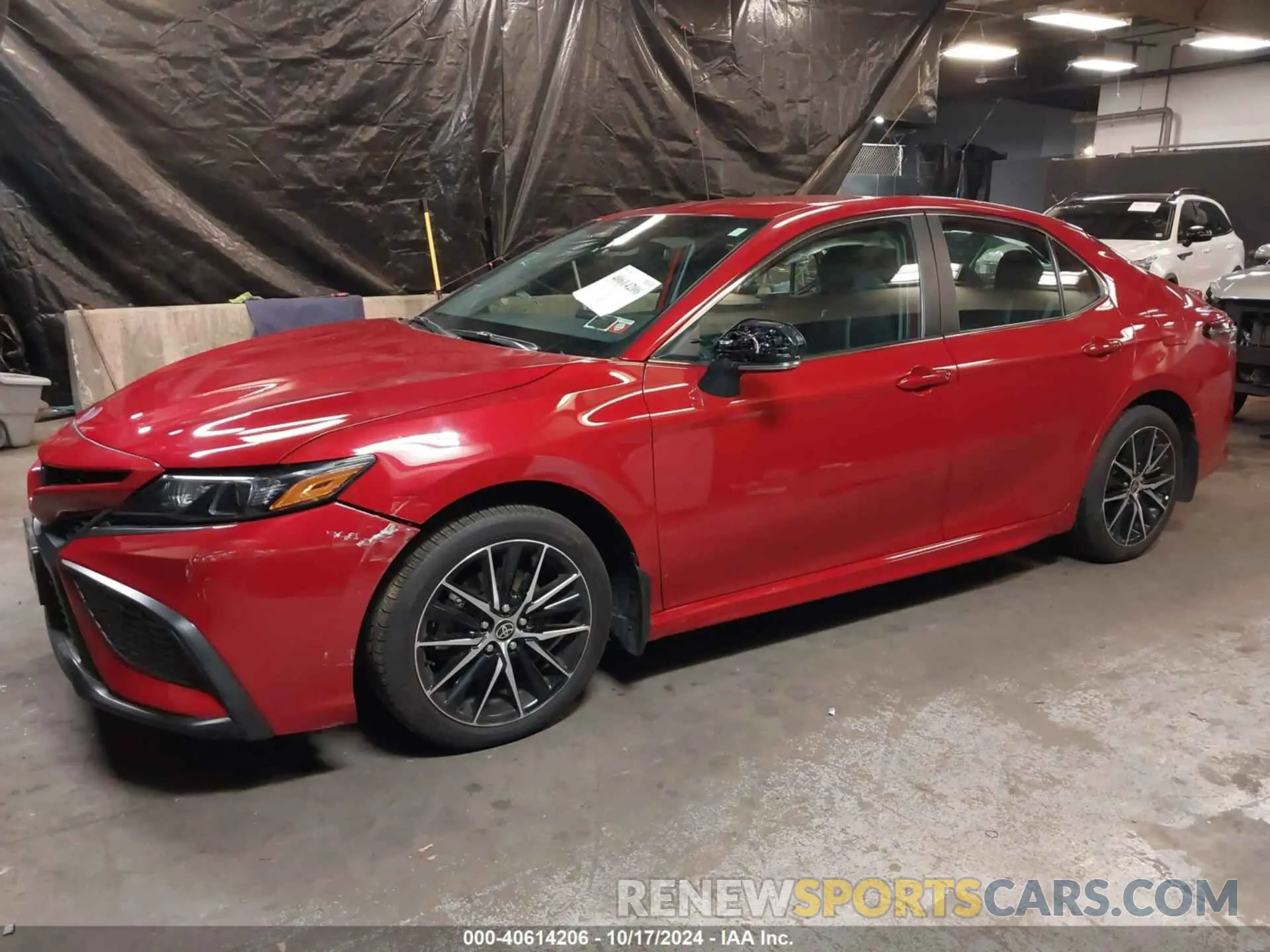 2 fotografías del automóvil dañado 4T1T11BK6PU106823 TOYOTA CAMRY 2023