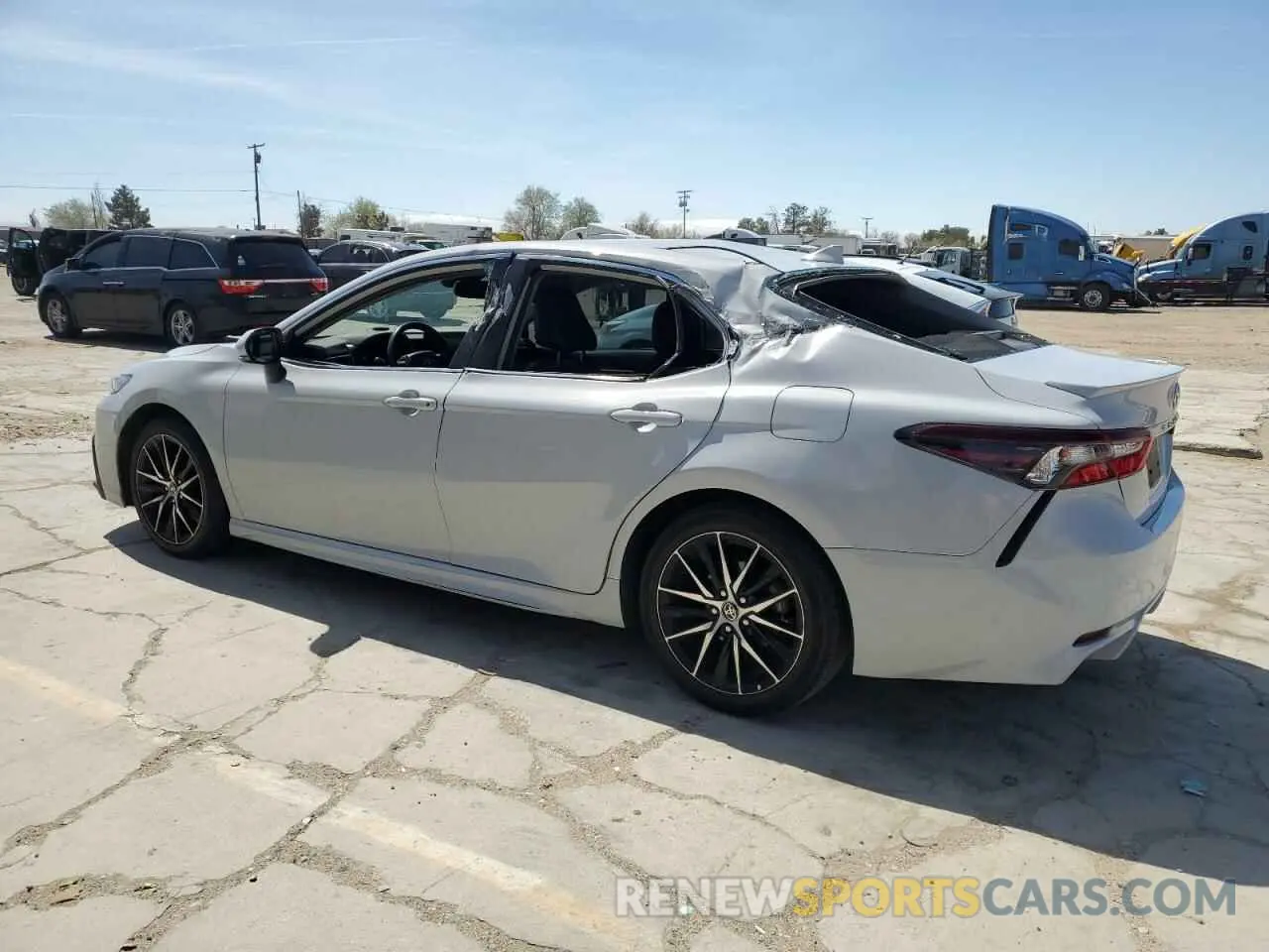 2 fotografías del automóvil dañado 4T1T11BK8PU095940 TOYOTA CAMRY 2023
