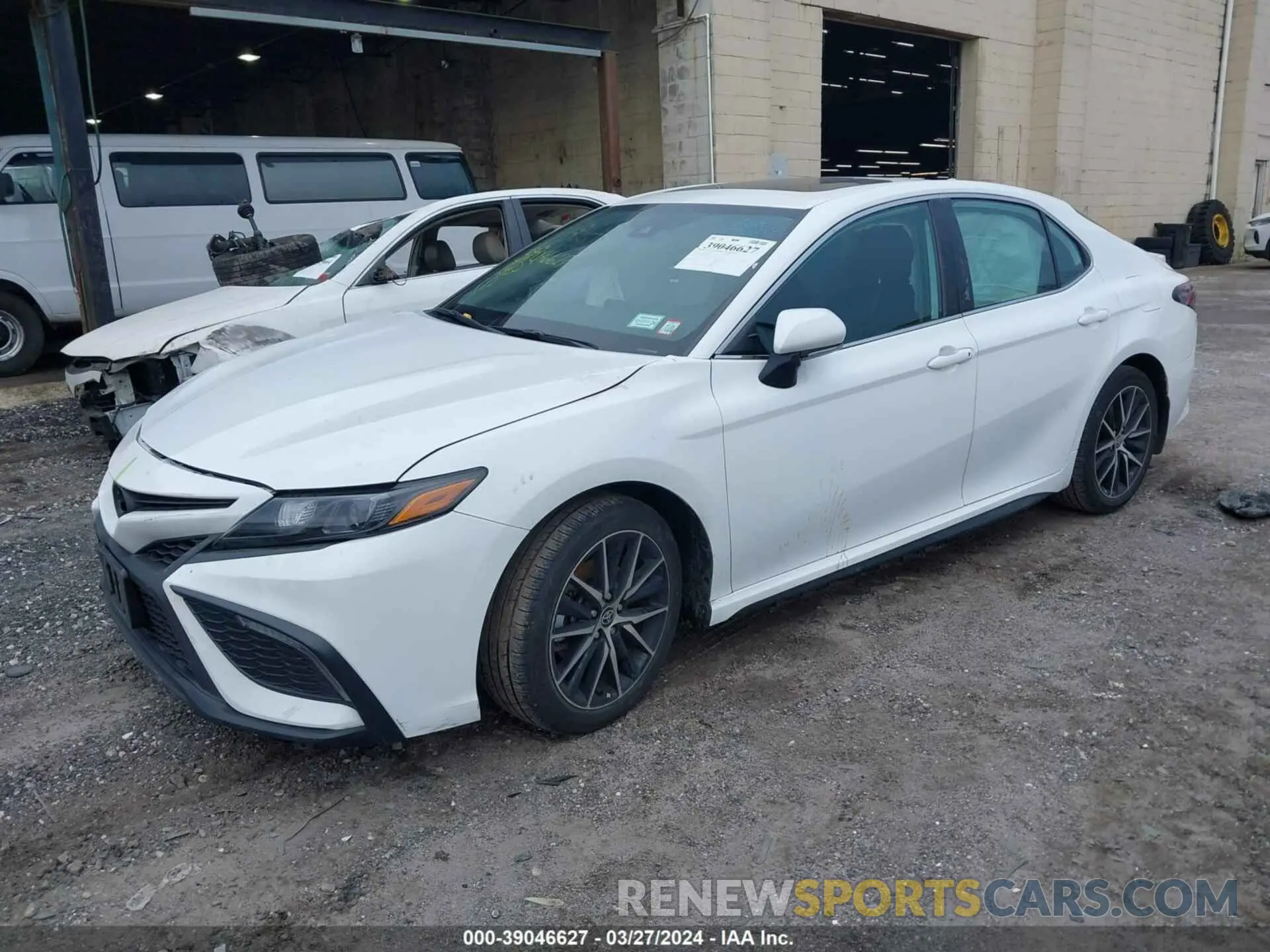2 fotografías del automóvil dañado 4T1T11BK9PU084364 TOYOTA CAMRY 2023