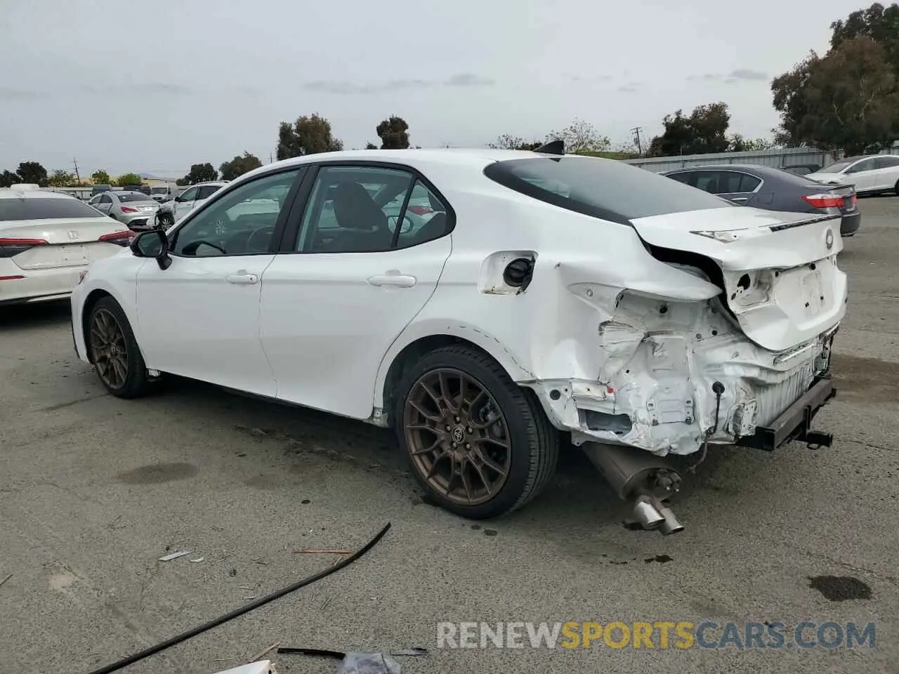 2 fotografías del automóvil dañado 4T1T31AK0PU047716 TOYOTA CAMRY 2023