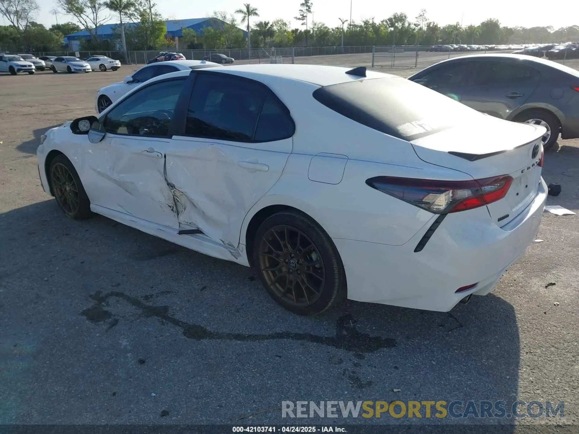 3 fotografías del automóvil dañado 4T1T31AK2PU050892 TOYOTA CAMRY 2023