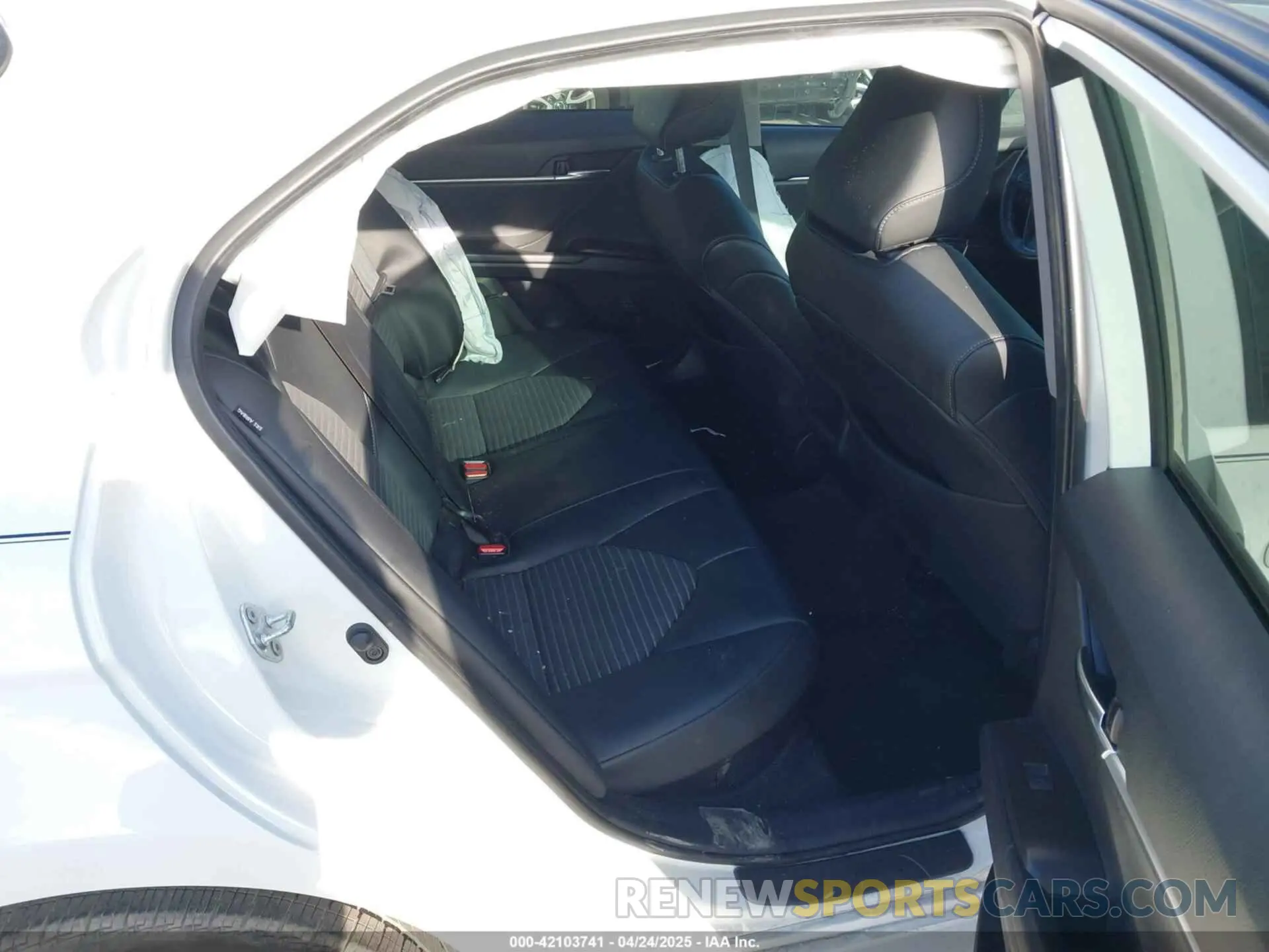 8 fotografías del automóvil dañado 4T1T31AK2PU050892 TOYOTA CAMRY 2023