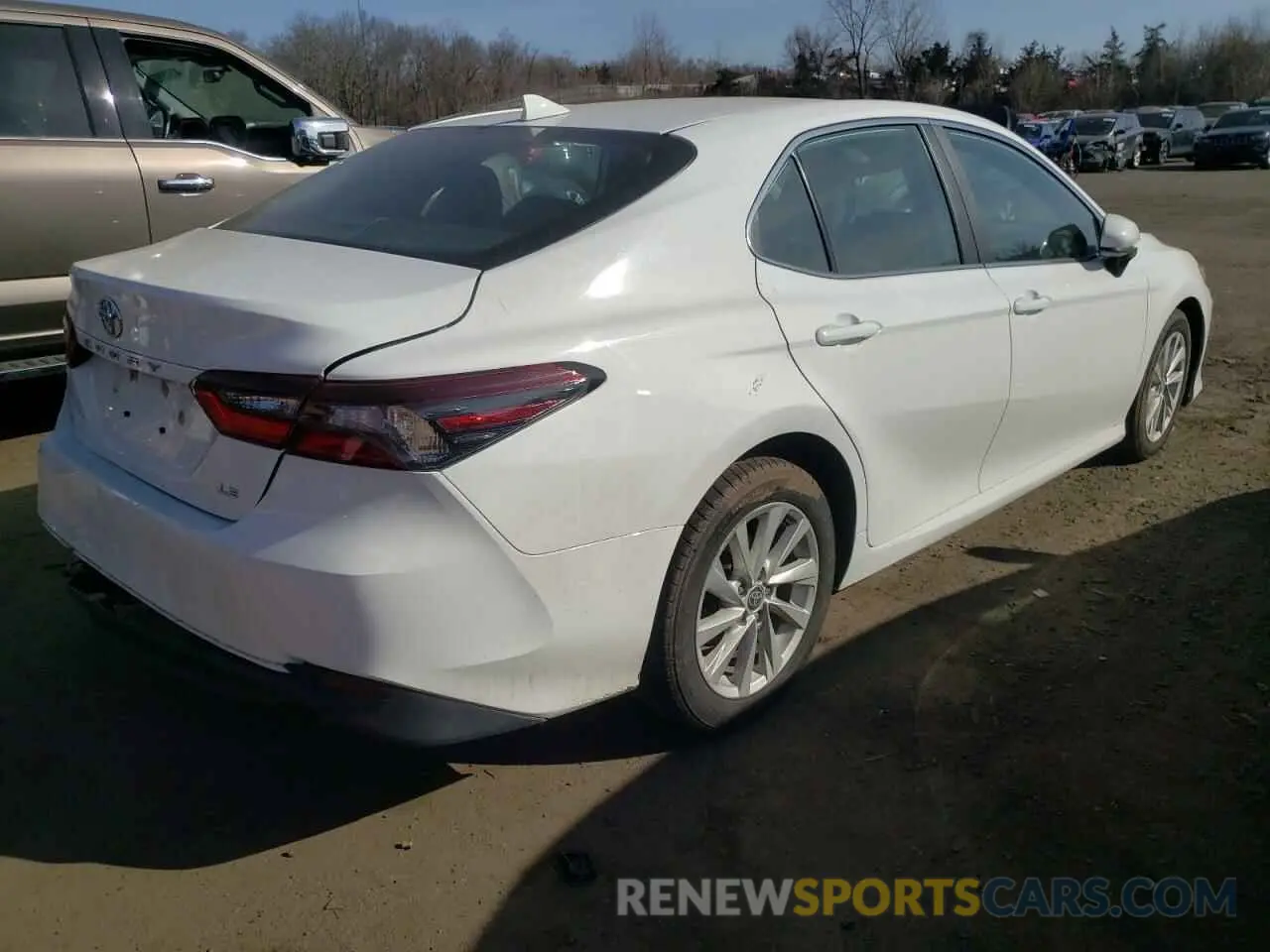3 fotografías del automóvil dañado 4T1C11AK0RU202757 TOYOTA CAMRY 2024