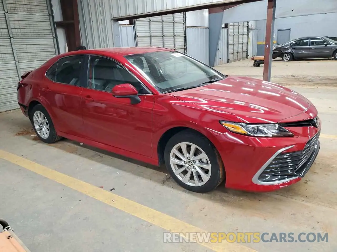 4 fotografías del automóvil dañado 4T1C11AK0RU225603 TOYOTA CAMRY 2024