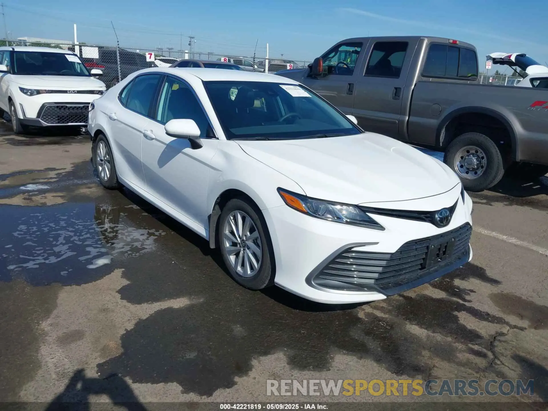 1 fotografías del automóvil dañado 4T1C11AK0RU249576 TOYOTA CAMRY 2024