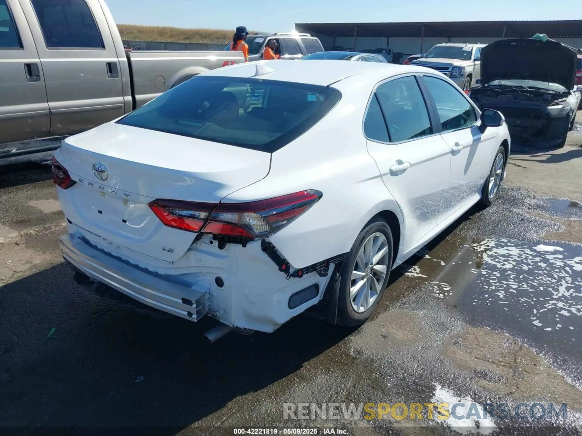 4 fotografías del automóvil dañado 4T1C11AK0RU249576 TOYOTA CAMRY 2024
