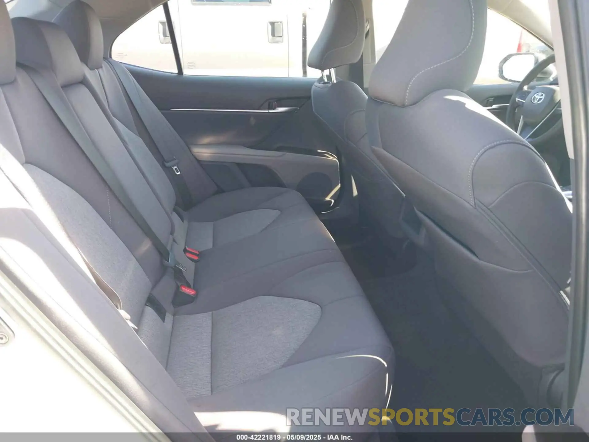 8 fotografías del automóvil dañado 4T1C11AK0RU249576 TOYOTA CAMRY 2024