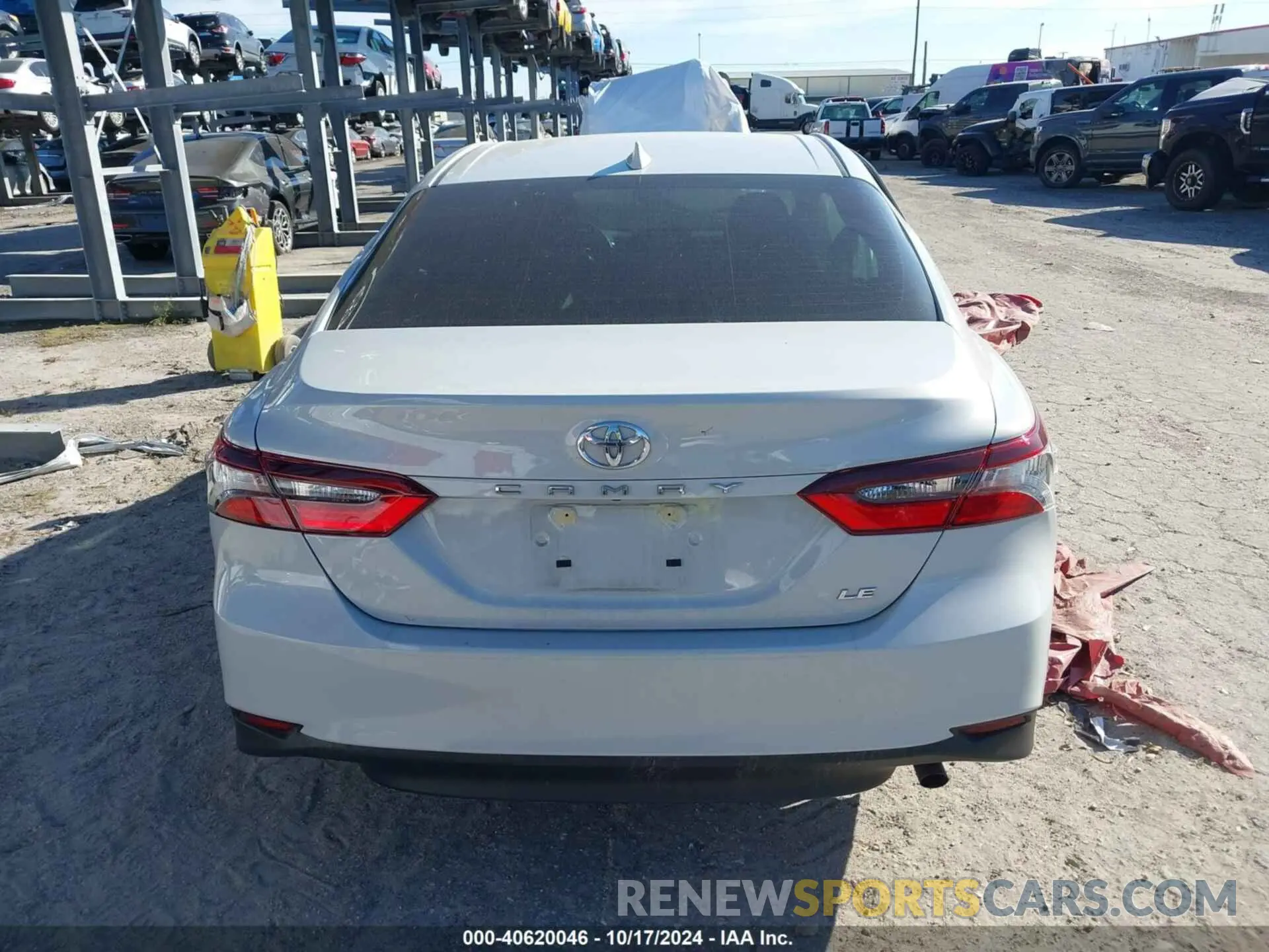 16 fotografías del automóvil dañado 4T1C11AK1RU214562 TOYOTA CAMRY 2024