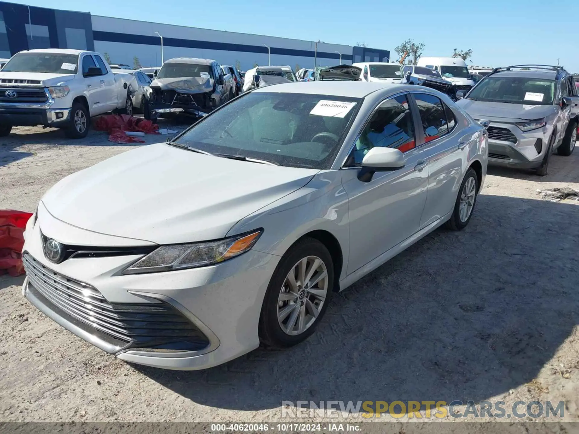 2 fotografías del automóvil dañado 4T1C11AK1RU214562 TOYOTA CAMRY 2024