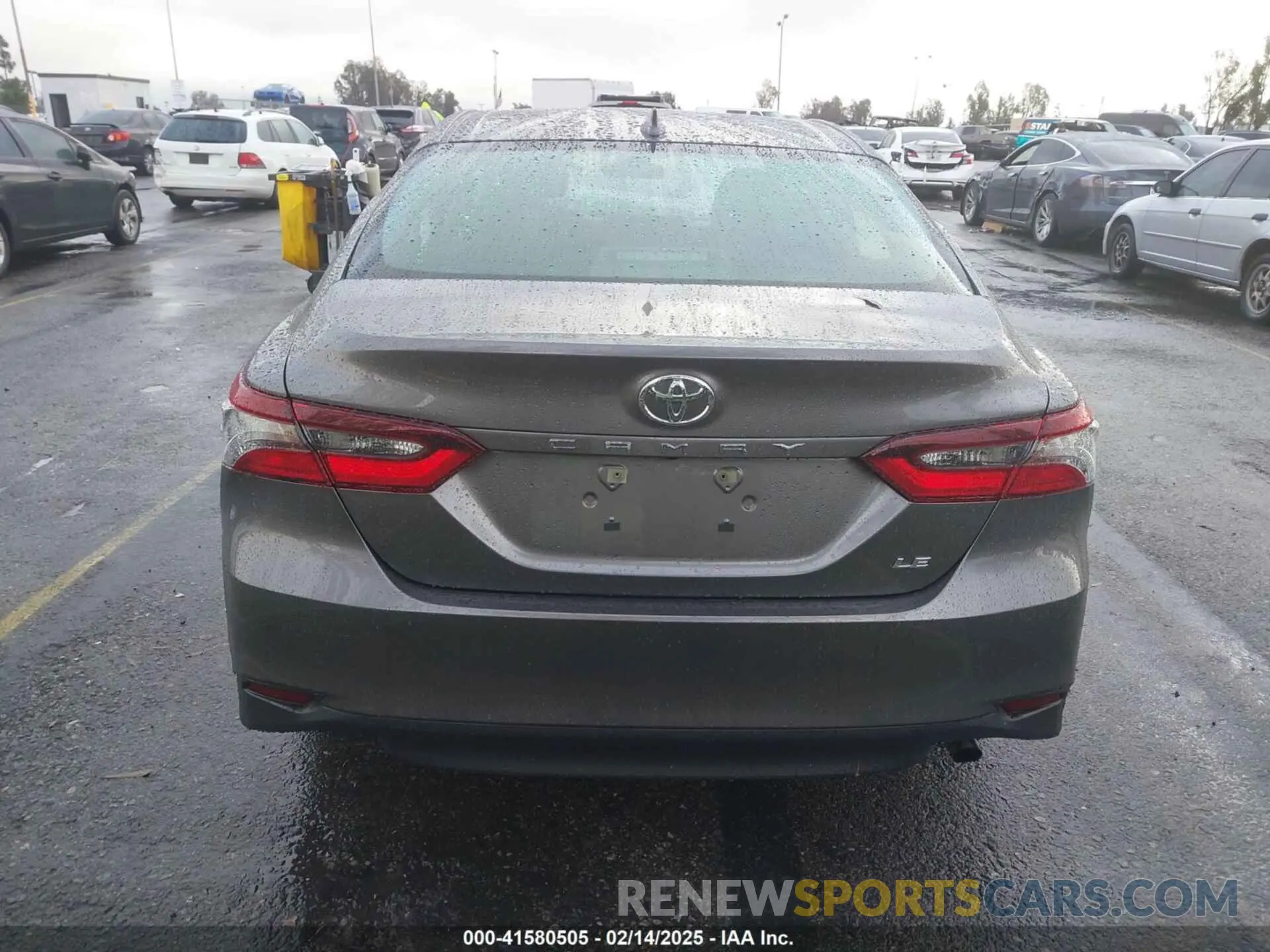 16 fotografías del automóvil dañado 4T1C11AK1RU228588 TOYOTA CAMRY 2024