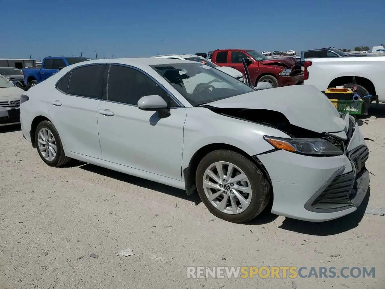 4 fotografías del automóvil dañado 4T1C11AK1RU235895 TOYOTA CAMRY 2024