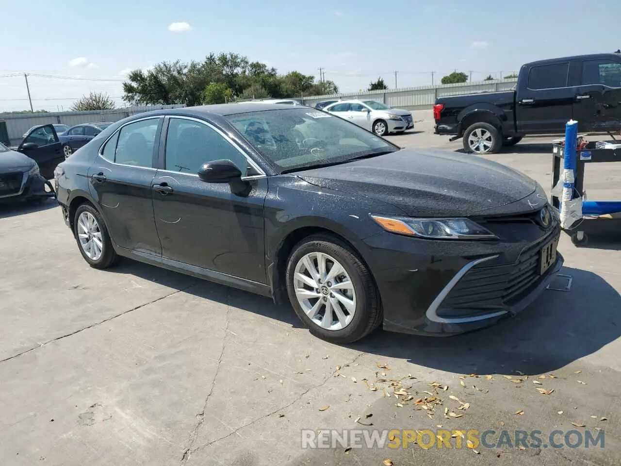 4 fotografías del automóvil dañado 4T1C11AK2RU893127 TOYOTA CAMRY 2024
