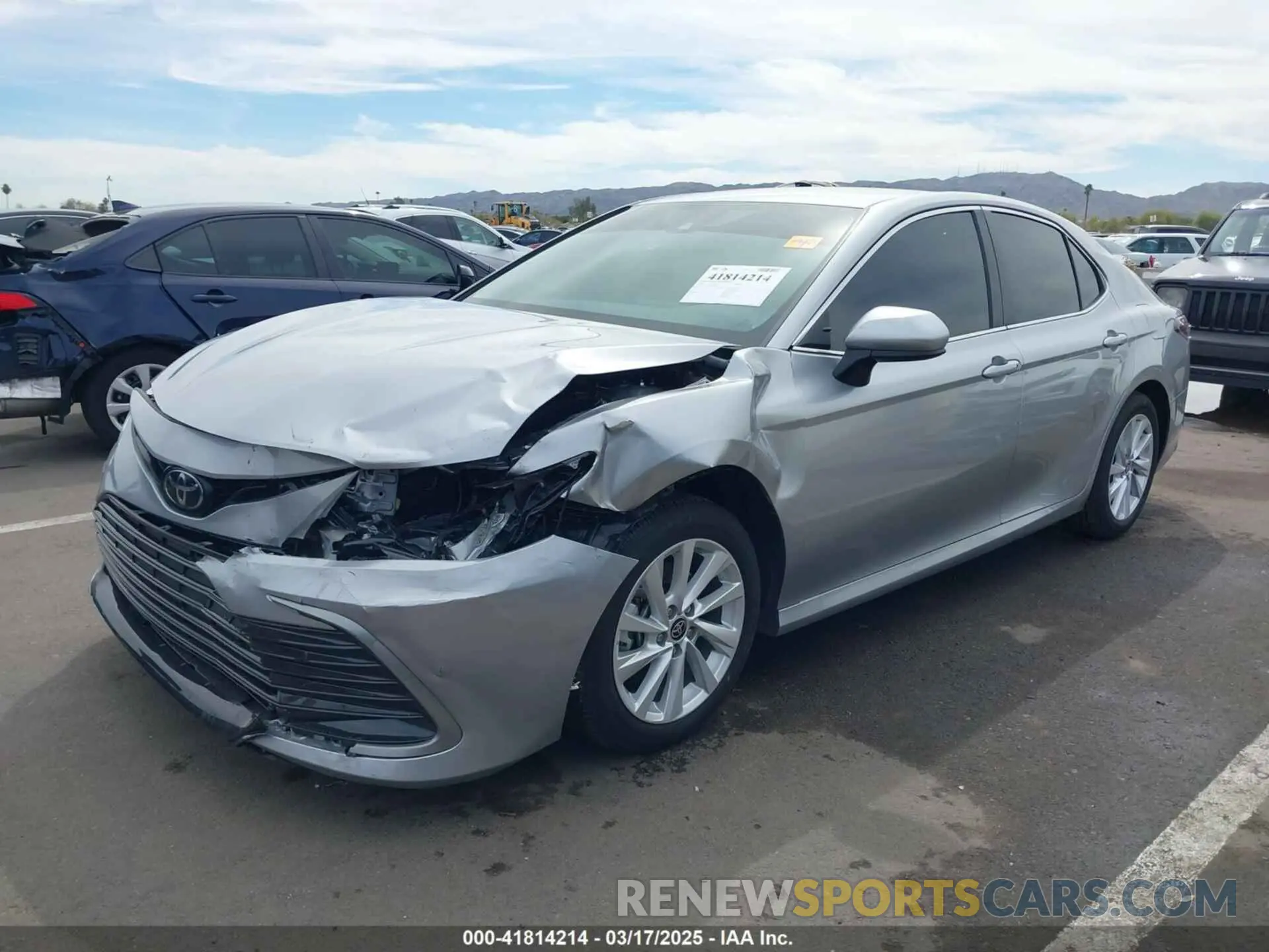 2 fotografías del automóvil dañado 4T1C11AK2RU915580 TOYOTA CAMRY 2024