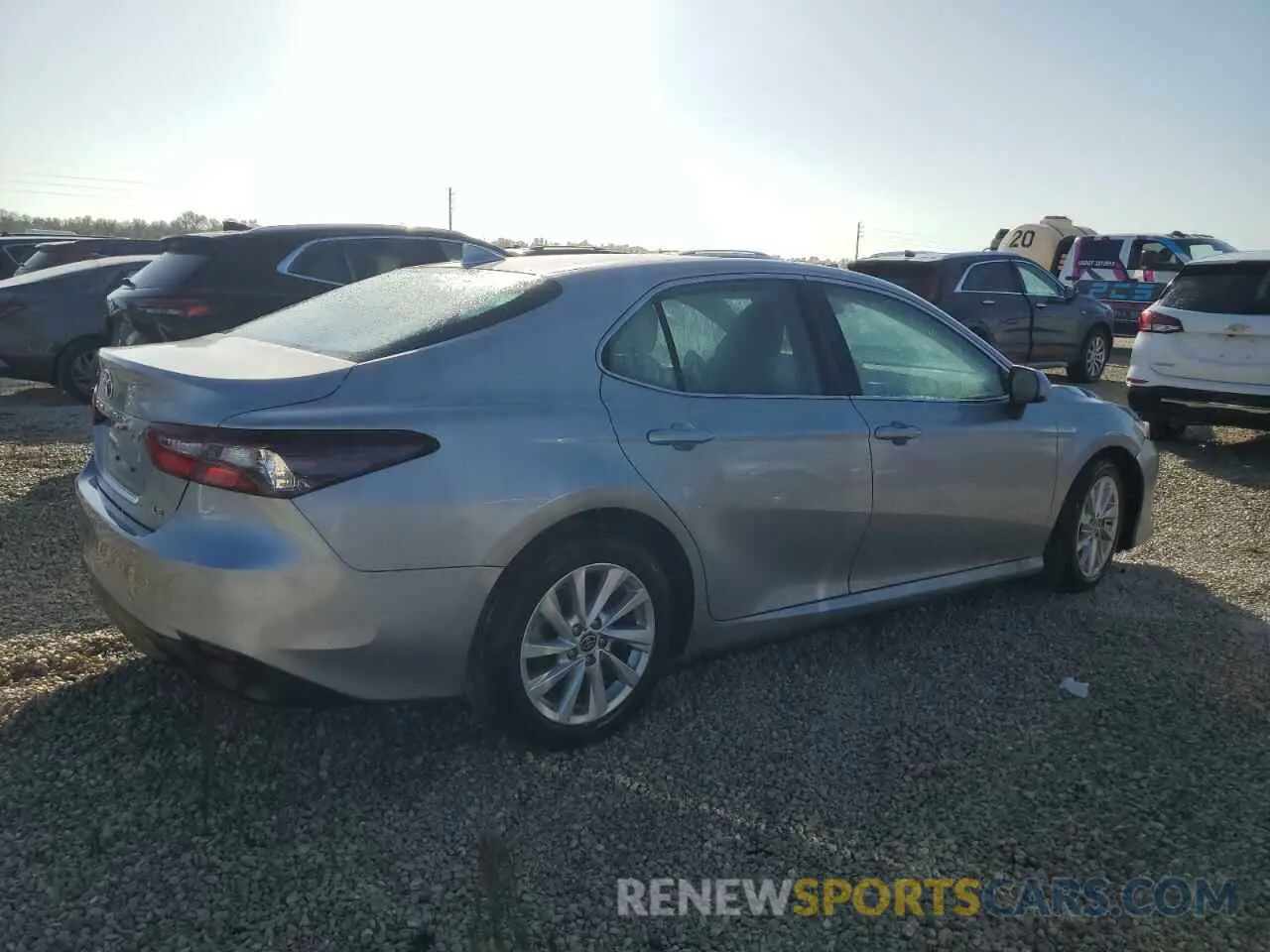 3 fotografías del automóvil dañado 4T1C11AK3RU202087 TOYOTA CAMRY 2024